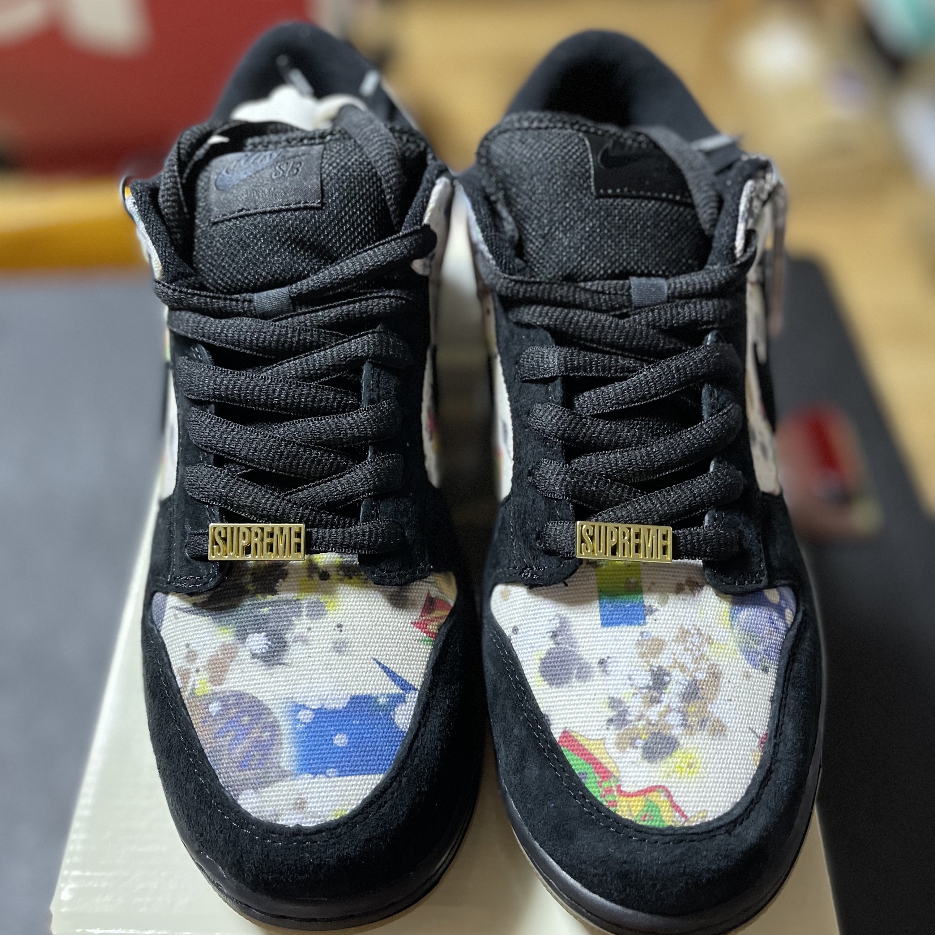 Nike x Supreme SB Dunk Low QS Rammellzee Black 착용 스타일 - 1