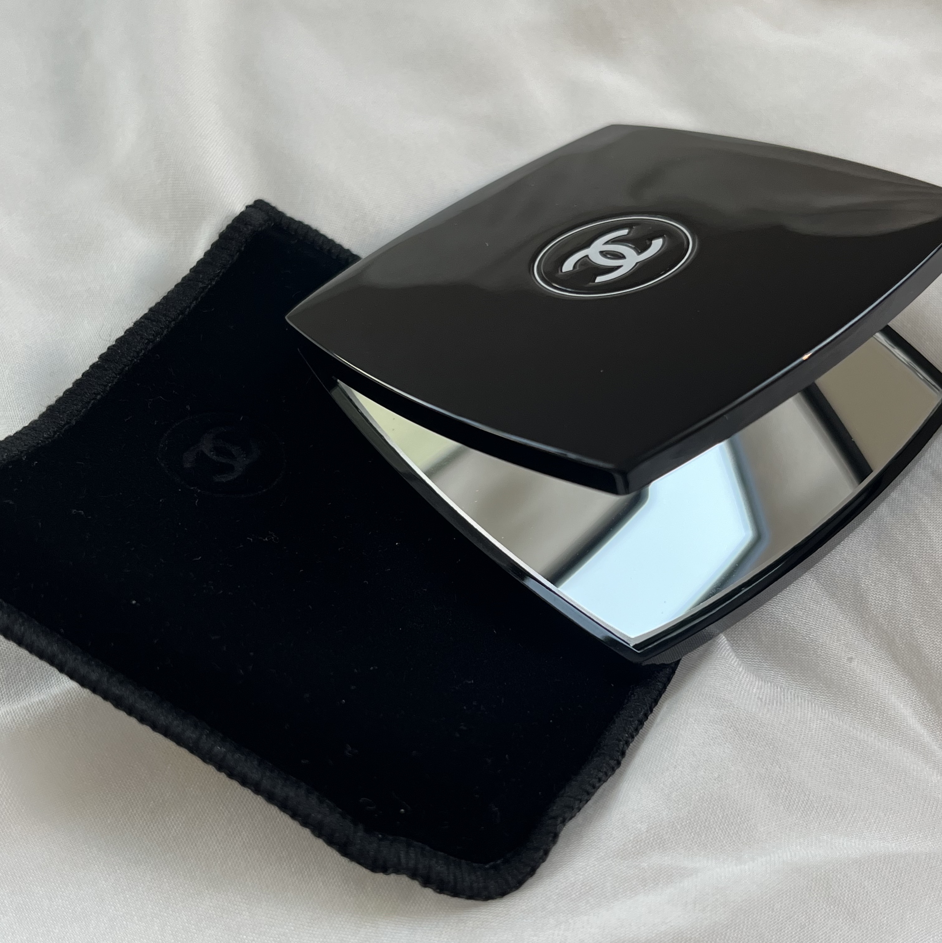 Chanel Miroir Double Facette 착용 스타일