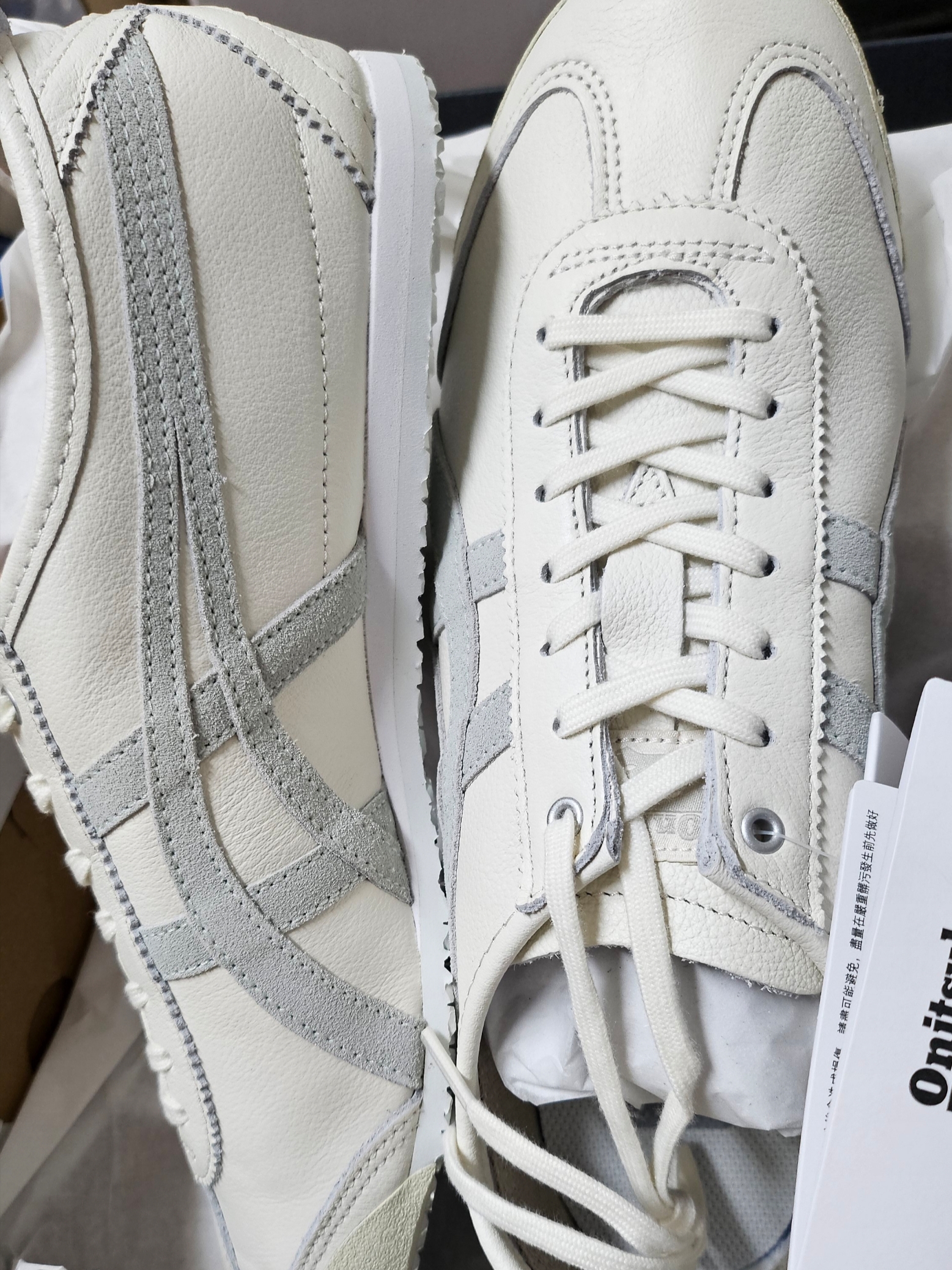 Onitsuka Tiger Mexico 66 White Light Sage 착용 스타일