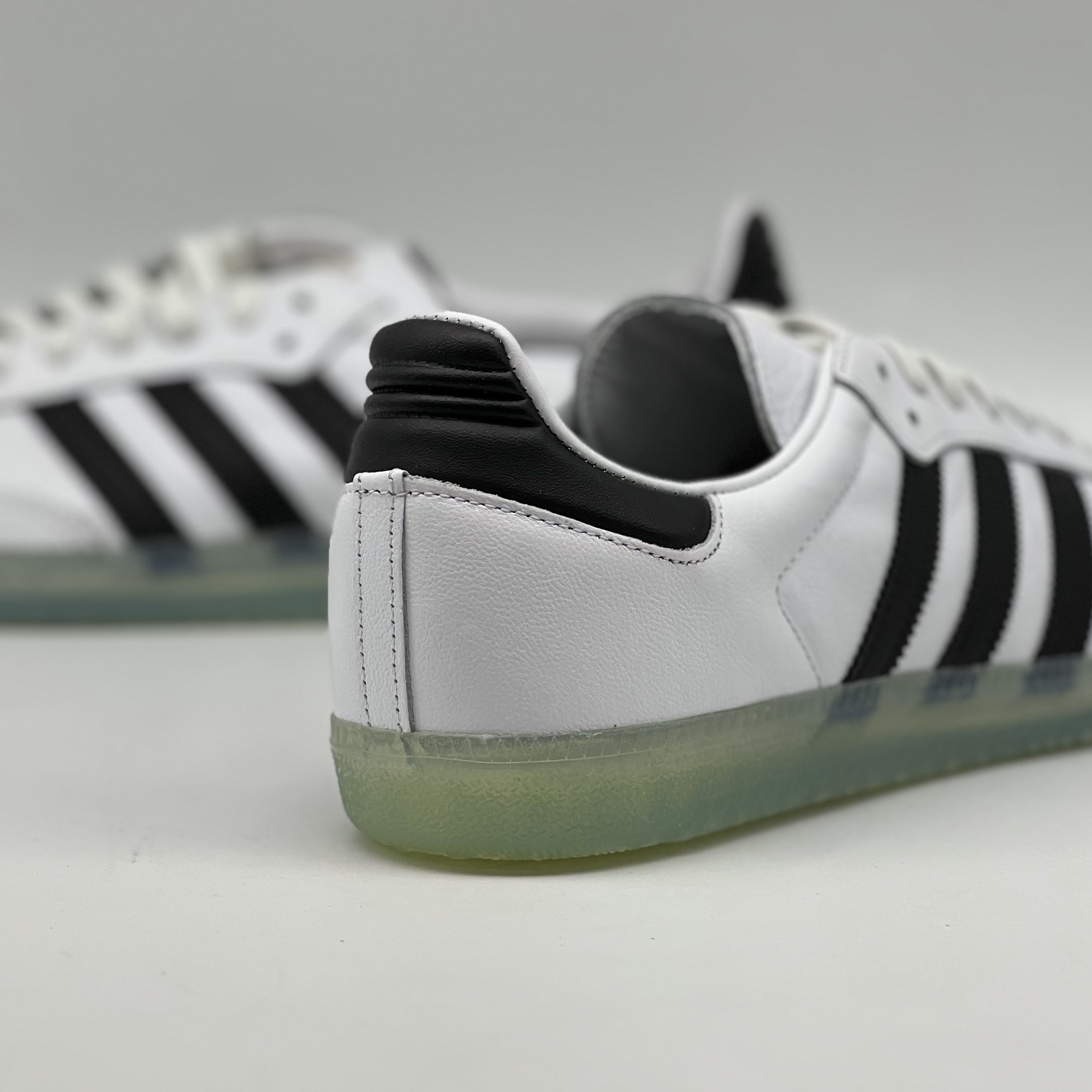 Adidas x Dill Samba White Black 착용 스타일 - 3