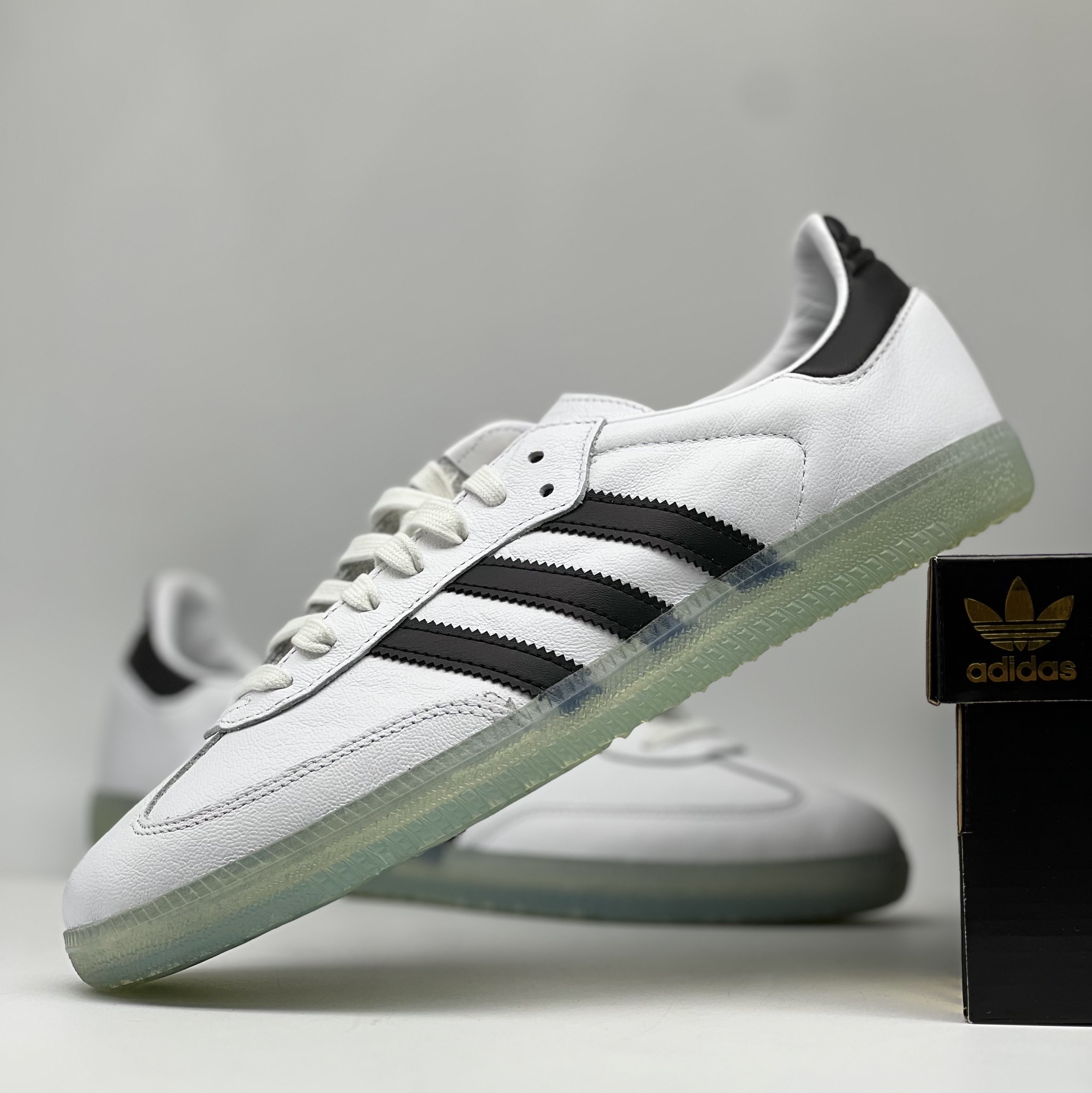 Adidas x Dill Samba White Black 착용 스타일 - 4