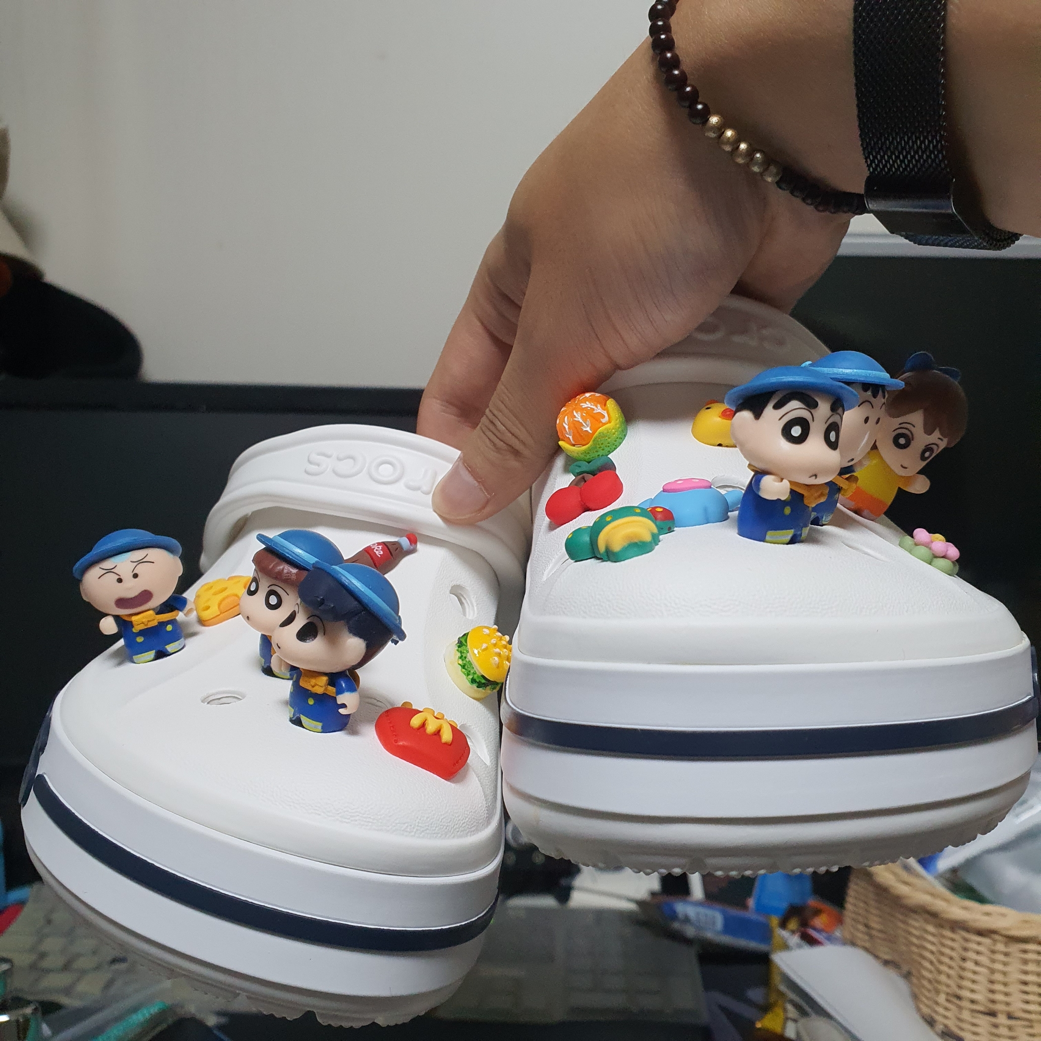 Crocs Bayaband Clog White Navy 착용 스타일