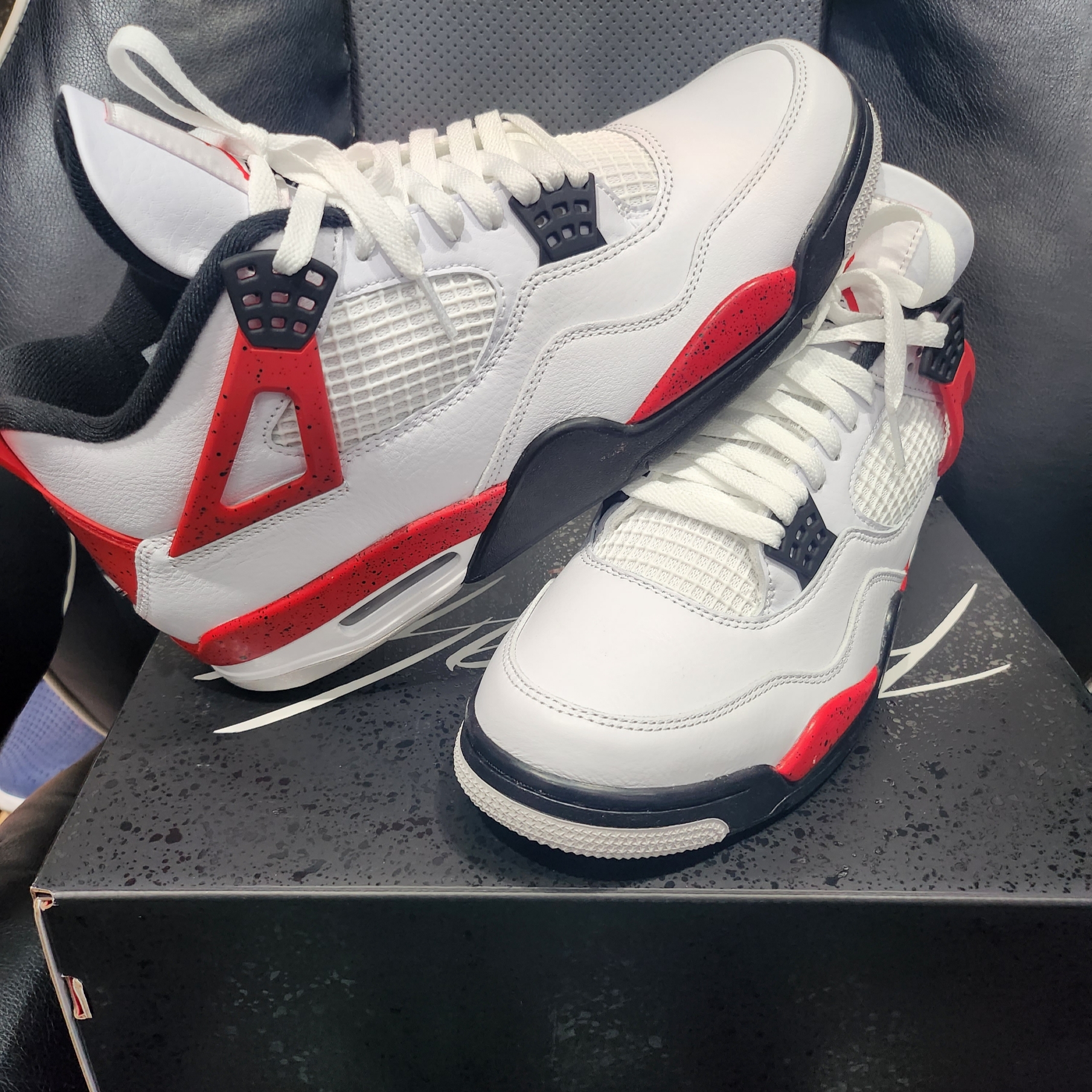 Jordan 4 Retro Red Cement 착용 스타일