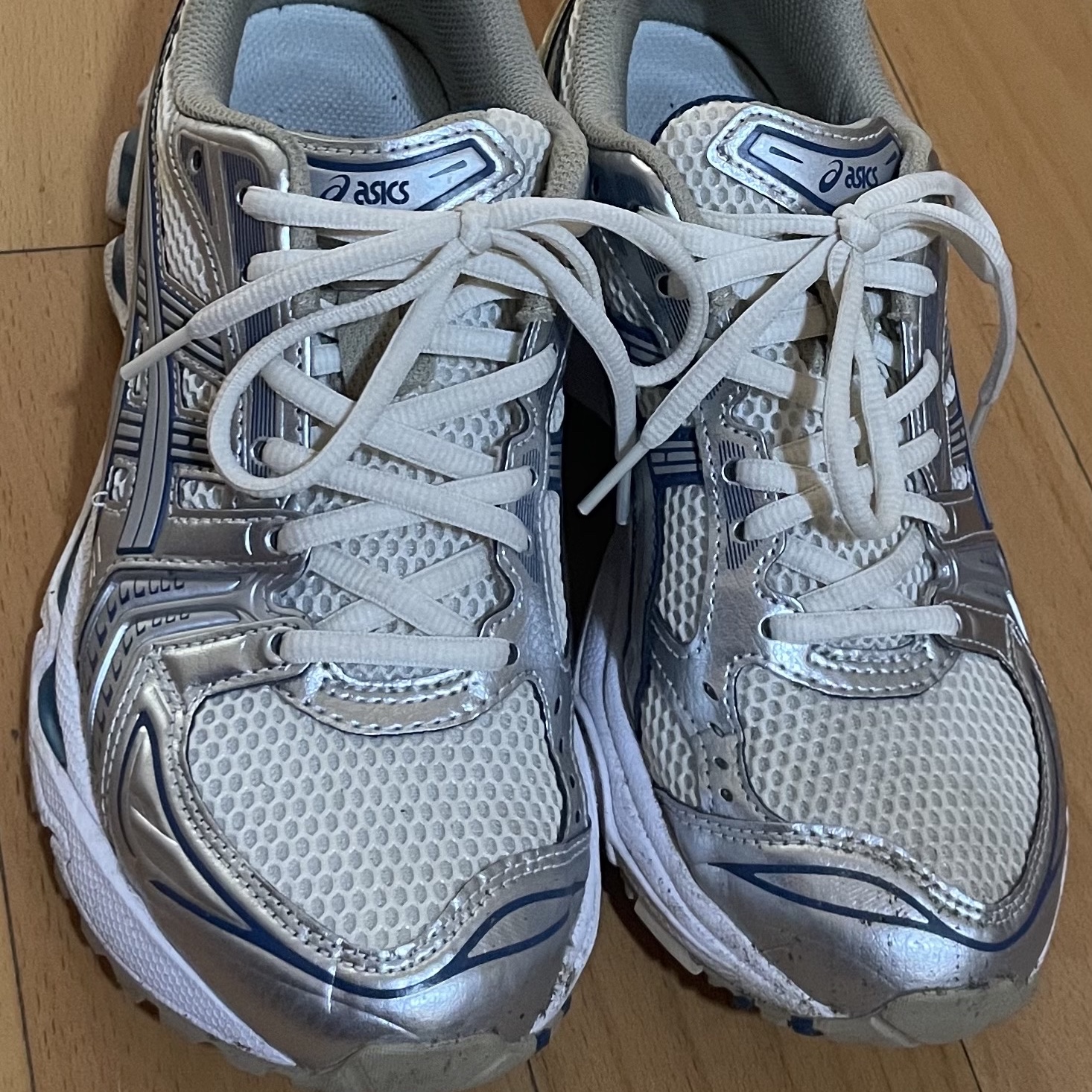 Asics Gel-Kayano 14 Cream Pure Silver 착용 스타일