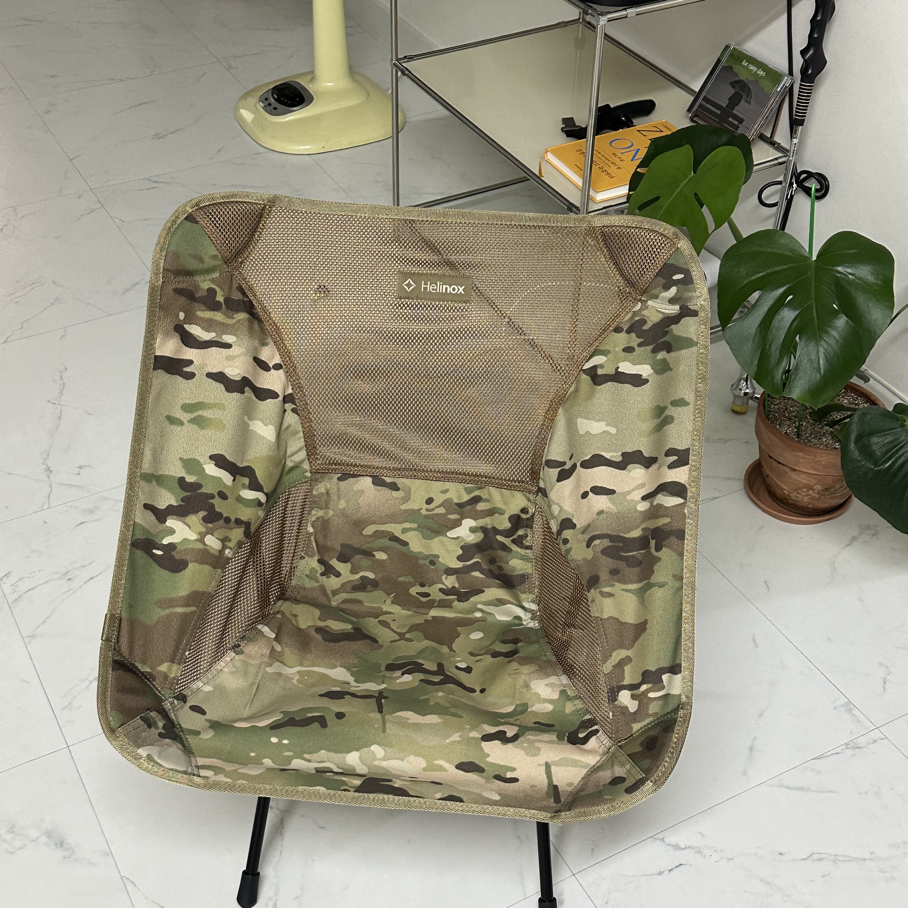 Helinox Chair One Multicam 착용 스타일 - 1