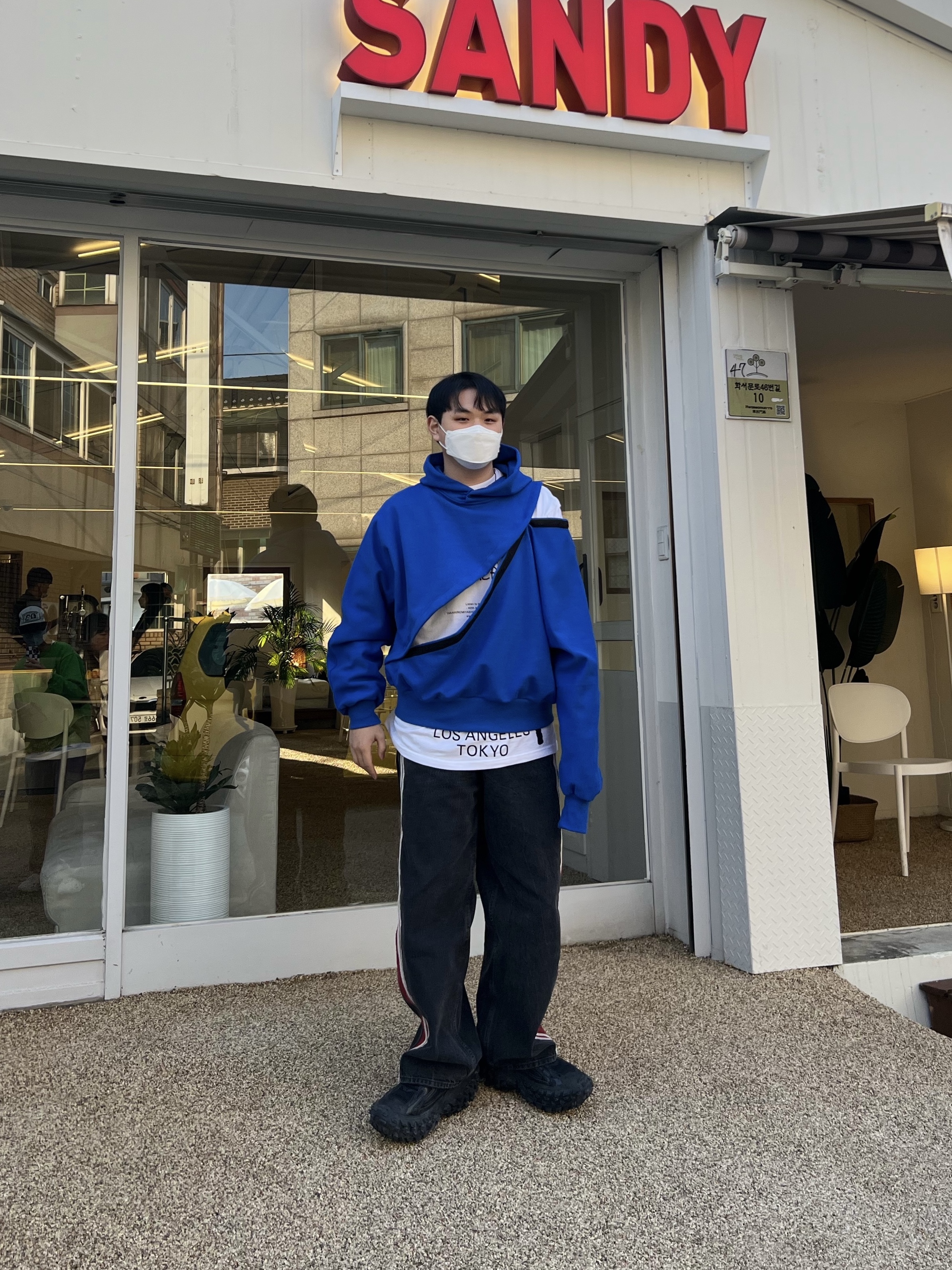 Balenciaga Defender Sneakers Black 착용 스타일