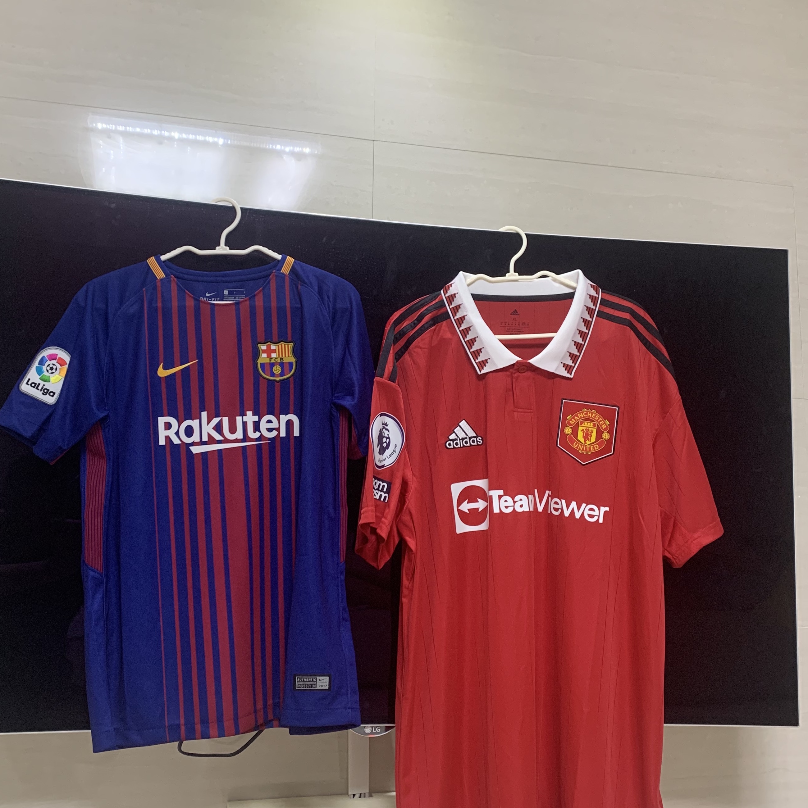 Adidas Manchester United 2022/23 Home Jersey Real Red - US Sizing (Non Marking Ver.) 착용 스타일 - 1