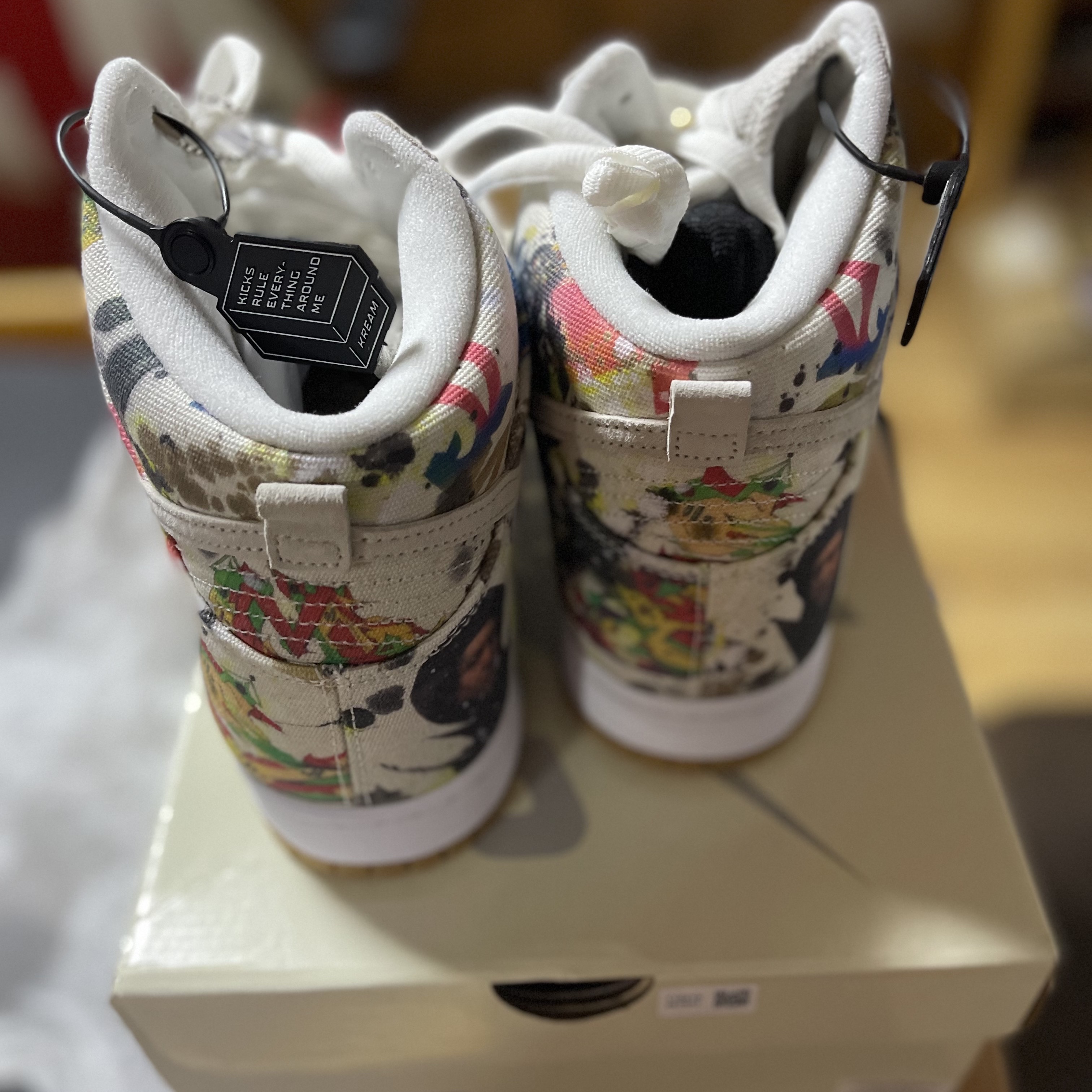 Nike x Supreme SB Dunk High QS Rammellzee White 착용 스타일 - 3