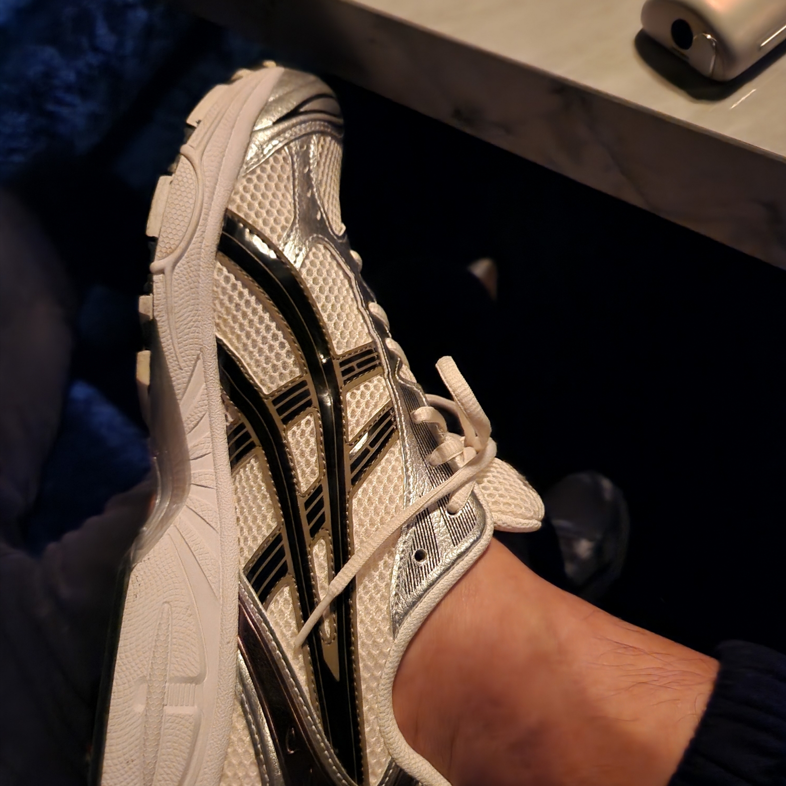 Asics Gel-Kayano 14 Cream Black 착용 스타일