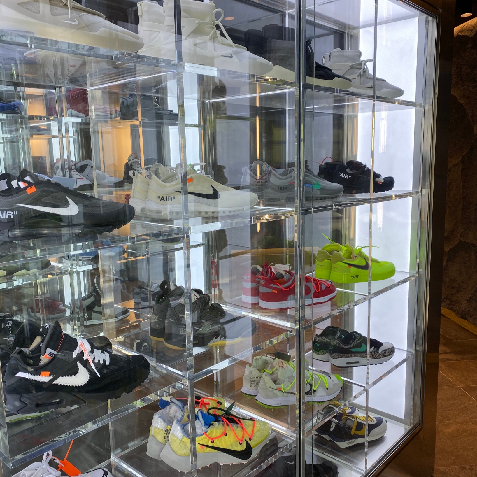 Nike x Off-White Air Force 1 Low Volt 착용 스타일