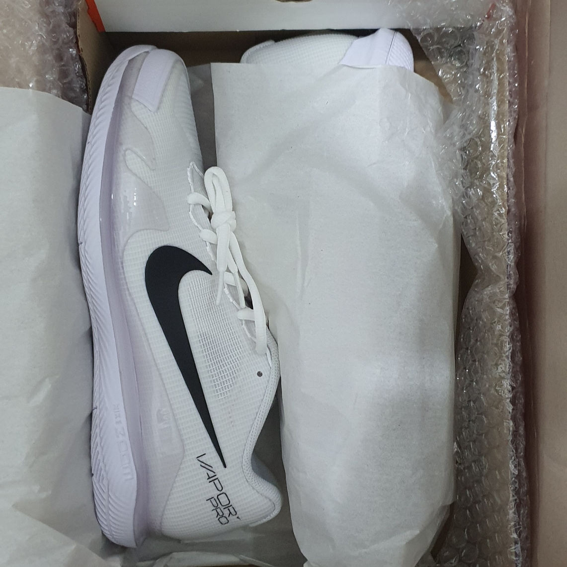 Nike Court Air Zoom Vapor Pro White, Nike Court Air Zoom Vapor Pro HC Photo Blue 착용 스타일 - 1
