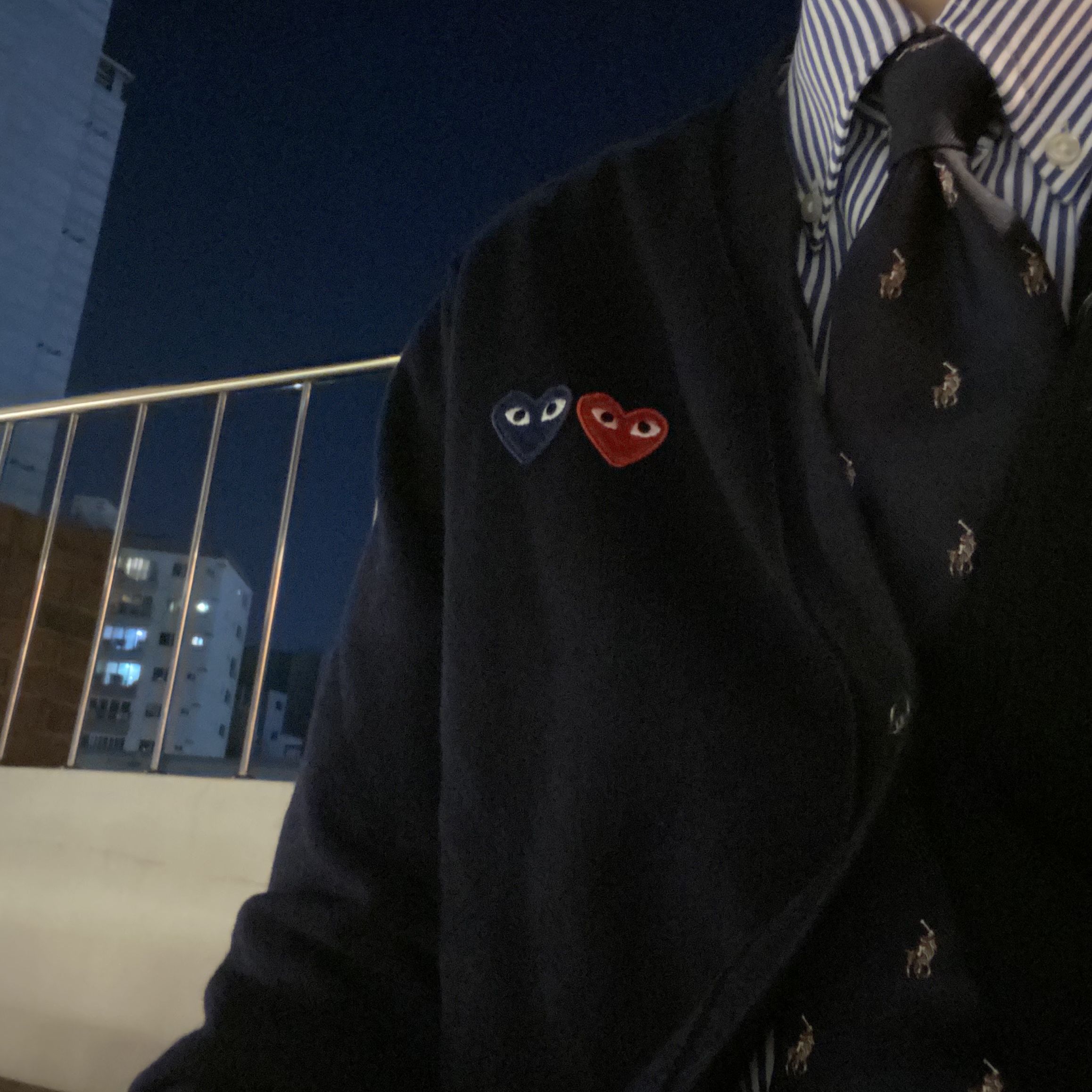 Play Comme des Garcons Double Heart Cardigan Navy, Paraboot Michael Marche II Graine Ebene 착용 스타일 - 2