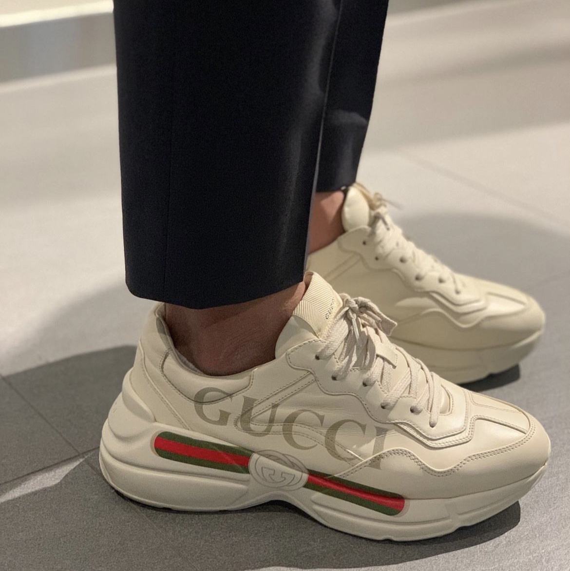 Gucci Rhyton Leather Sneakers Logo 착용 스타일