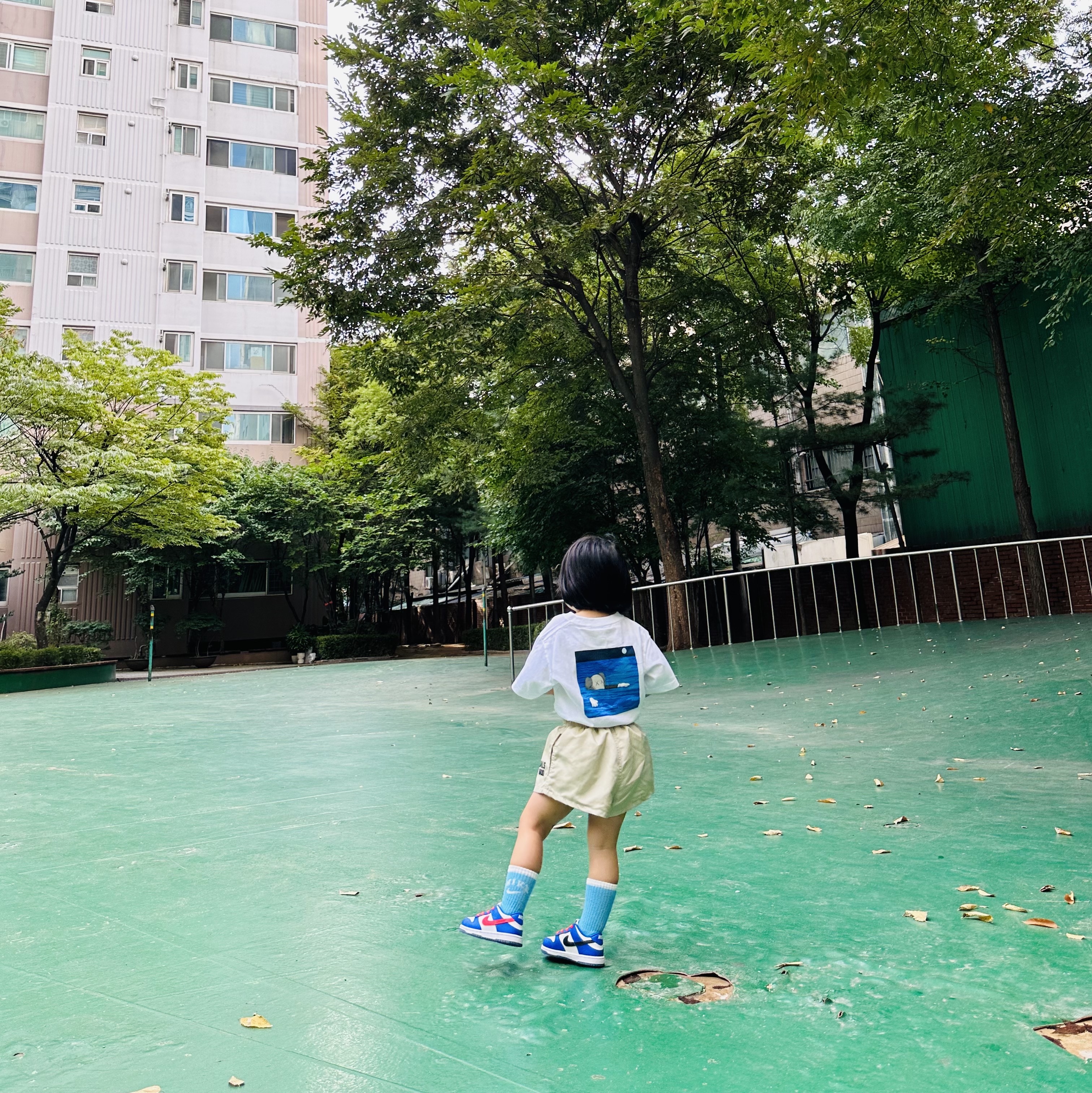 (Kids) Essentials Running Shorts Wheat - 22SS, (TD) Nike Dunk Low Game Royal University Red 착용 스타일 - 3