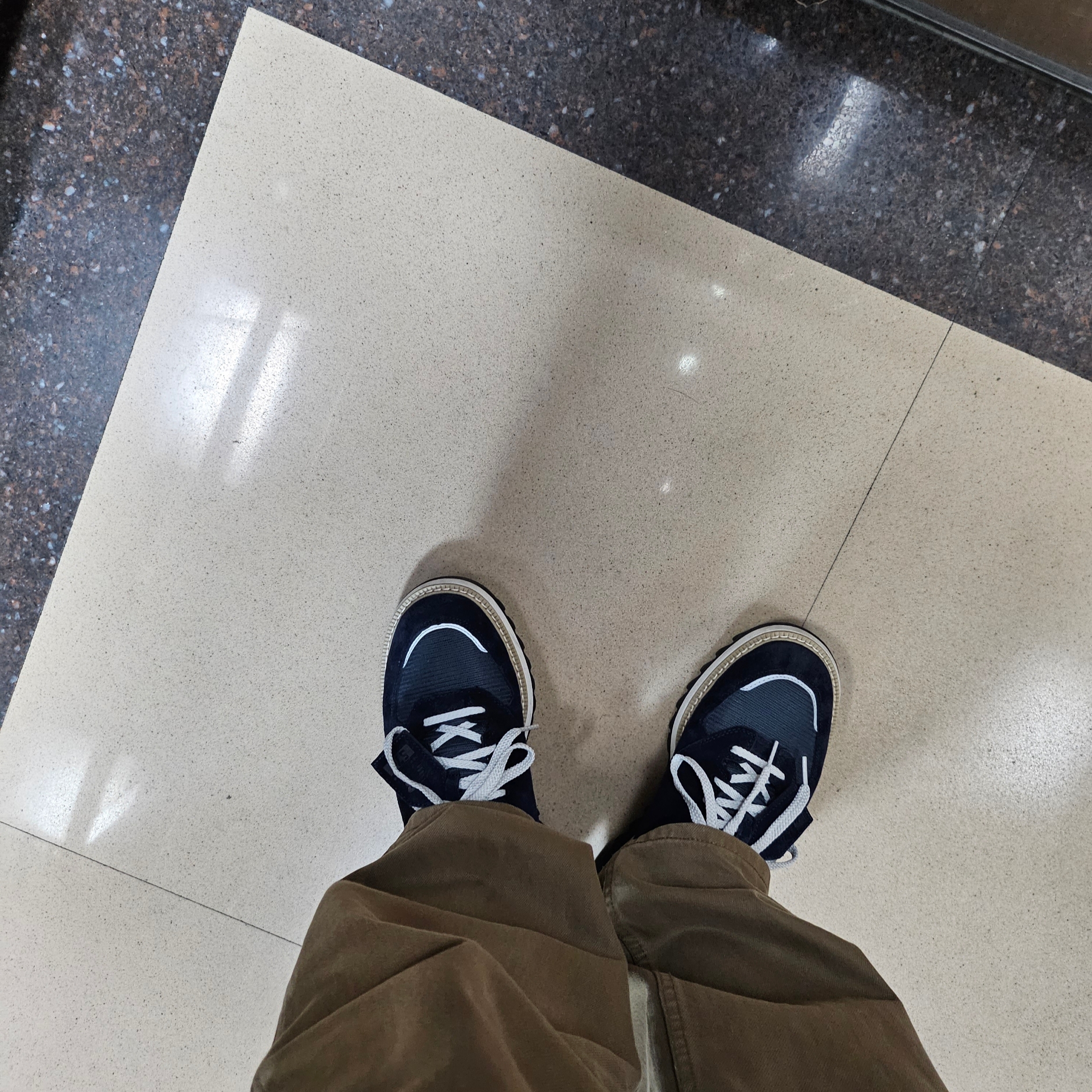 New Balance x Tokyo Design Studio 574 Navy Blue 착용 스타일