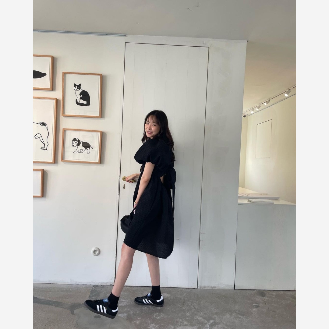 Adidas Samba OG Black White Gum 착용 스타일 - 2