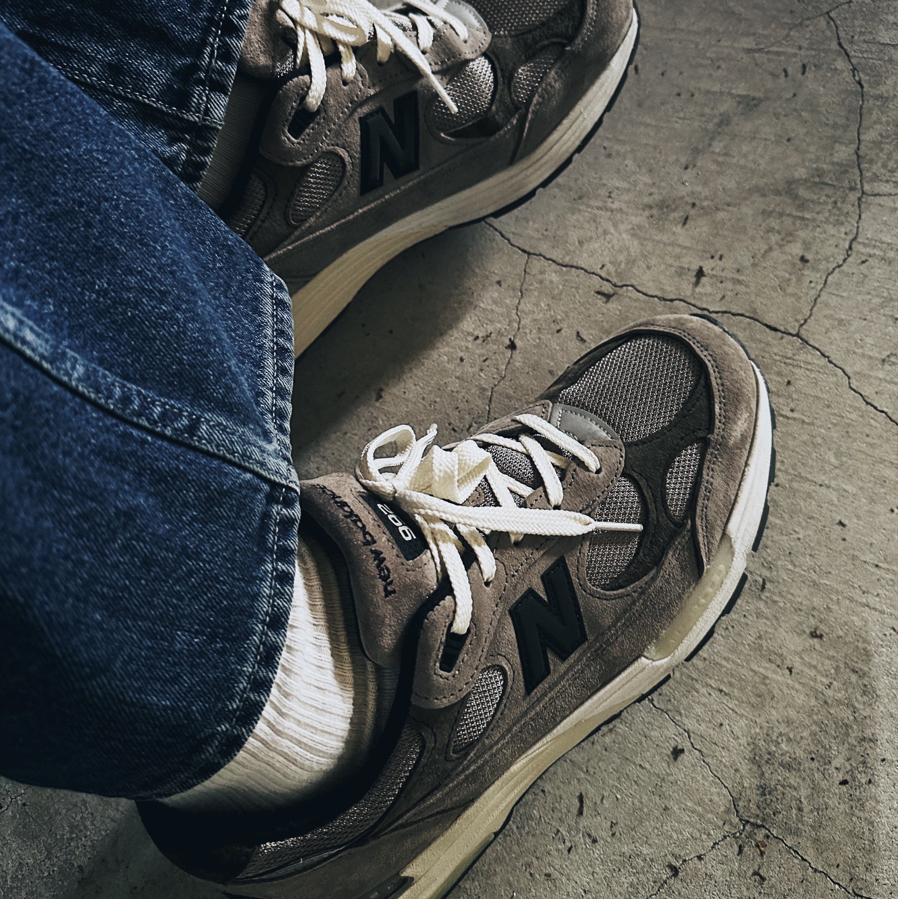 New Balance x JJJJound 992 Made in USA Grey 착용 스타일