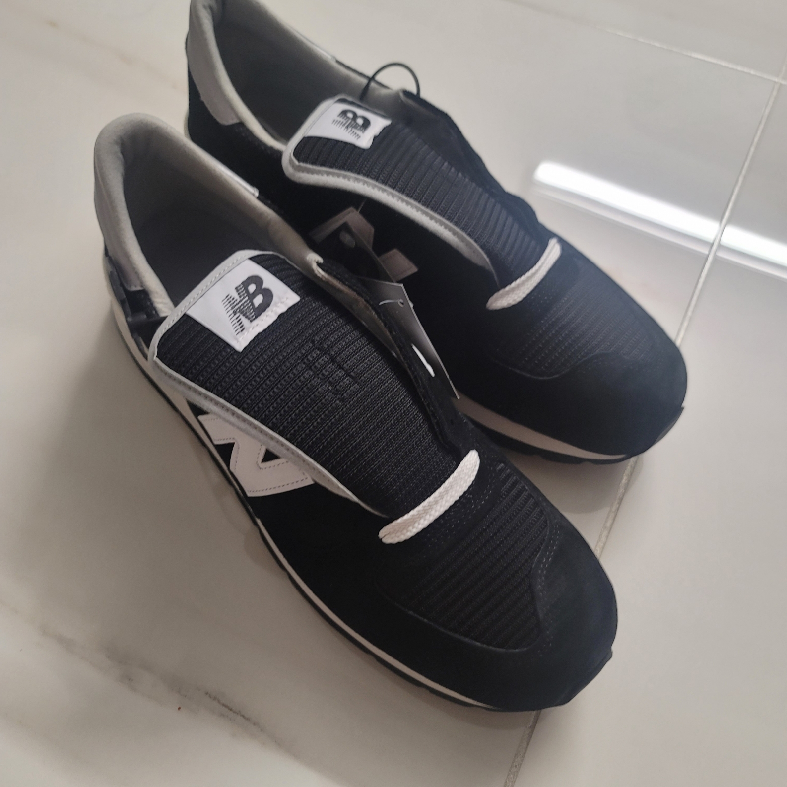 New Balance 990v1 Made in USA Black 착용 스타일