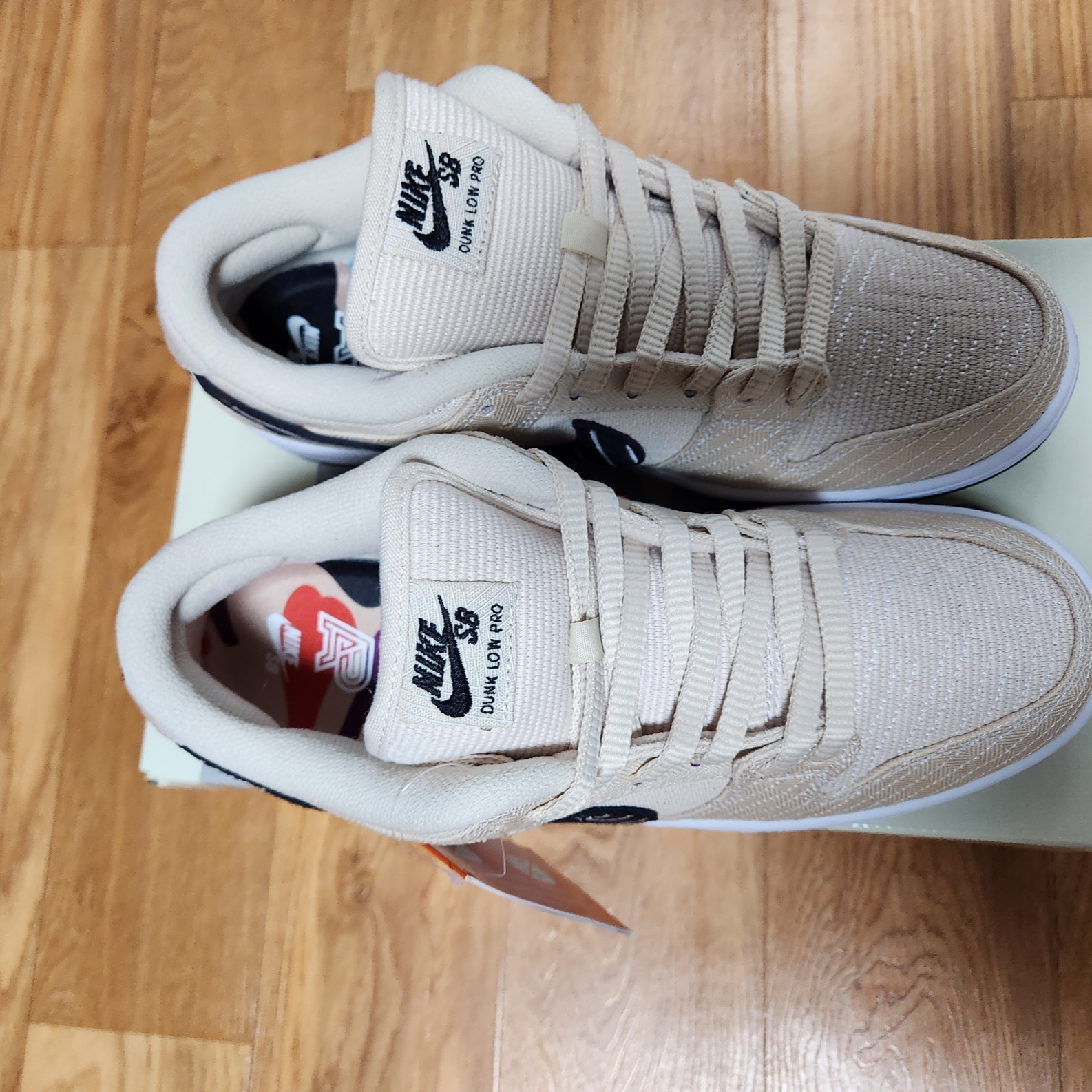 Nike x Albino & Preto SB Dunk Low Fossil Black 착용 스타일 - 4