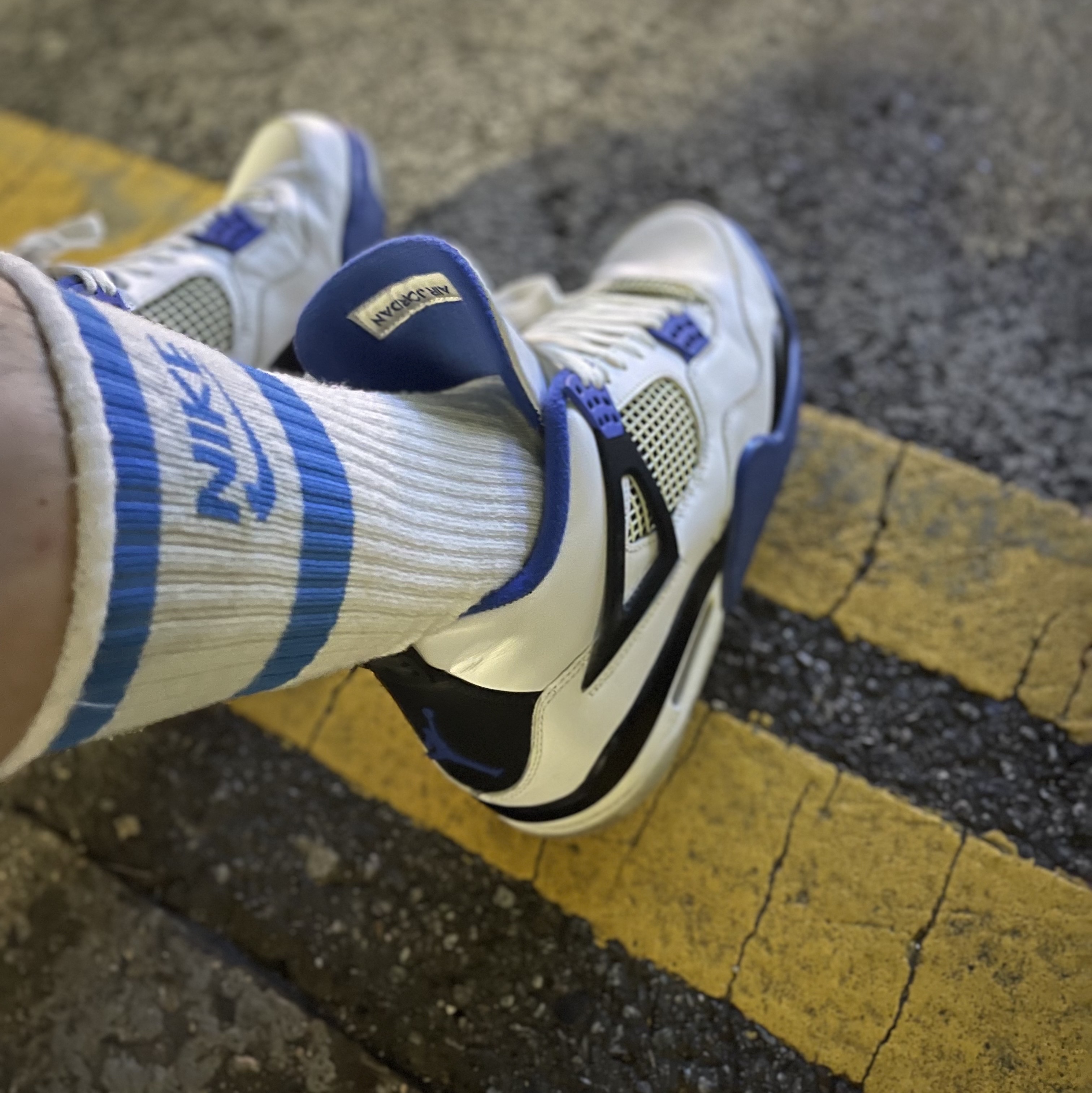 Jordan 4 Retro Motorsports 2017 착용 스타일 - 3
