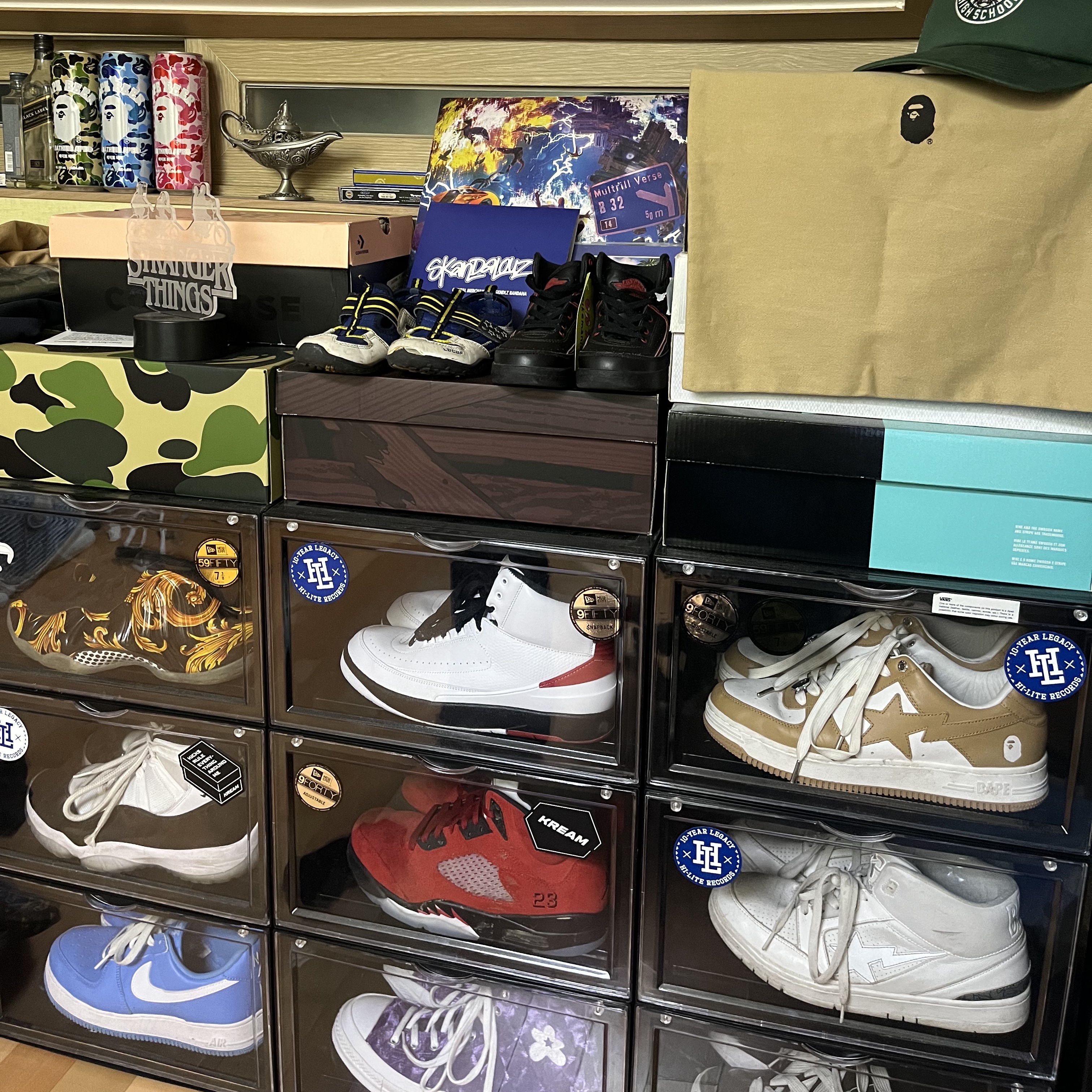 BAPE Bape Sta Low #4 Beige White, Nike x Supreme Air Foamposite One Black 착용 스타일