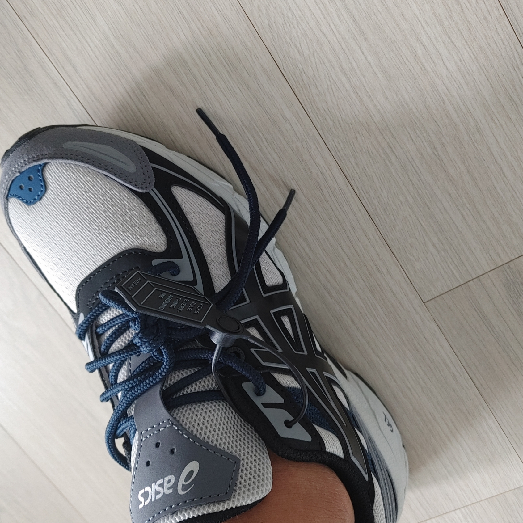 Asics Gel-Venture 6 SPS Glacier Grey 착용 스타일 - 2