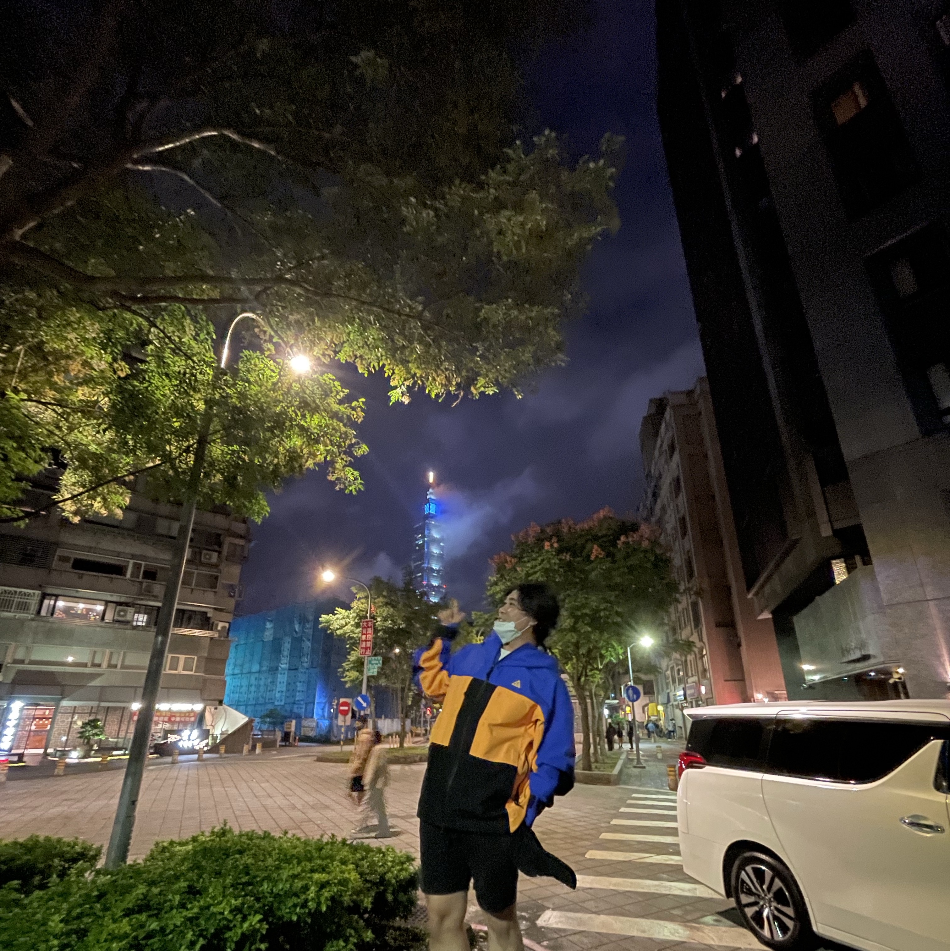 Nike ACG Gore-Tex Misery Ridge Jacket Hyper Royal - US/EU 착용 스타일