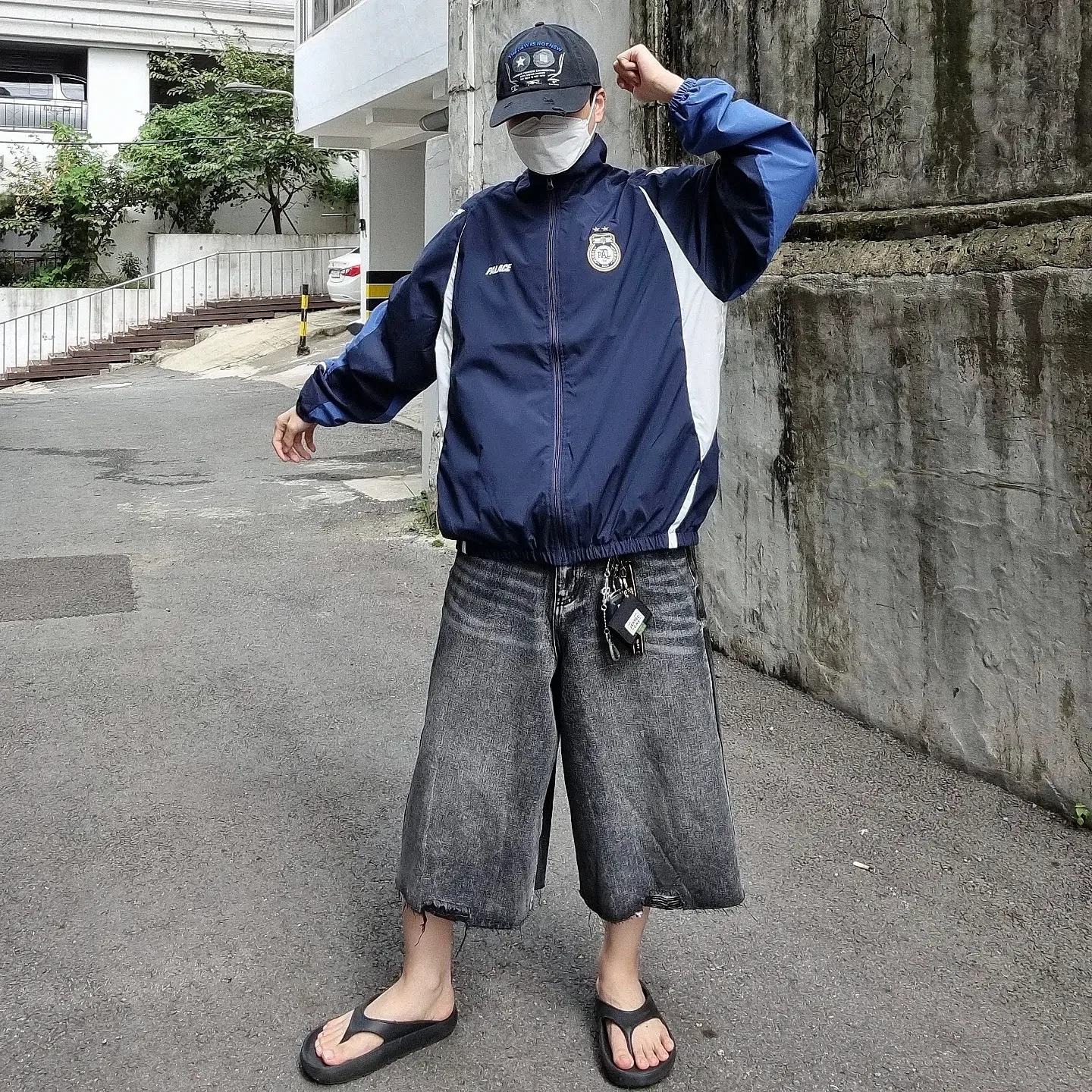 Palace Pro Shell Jacket Navy - 23FW, Converse x Ader Error Baseball Cap Black 착용 스타일 - 1