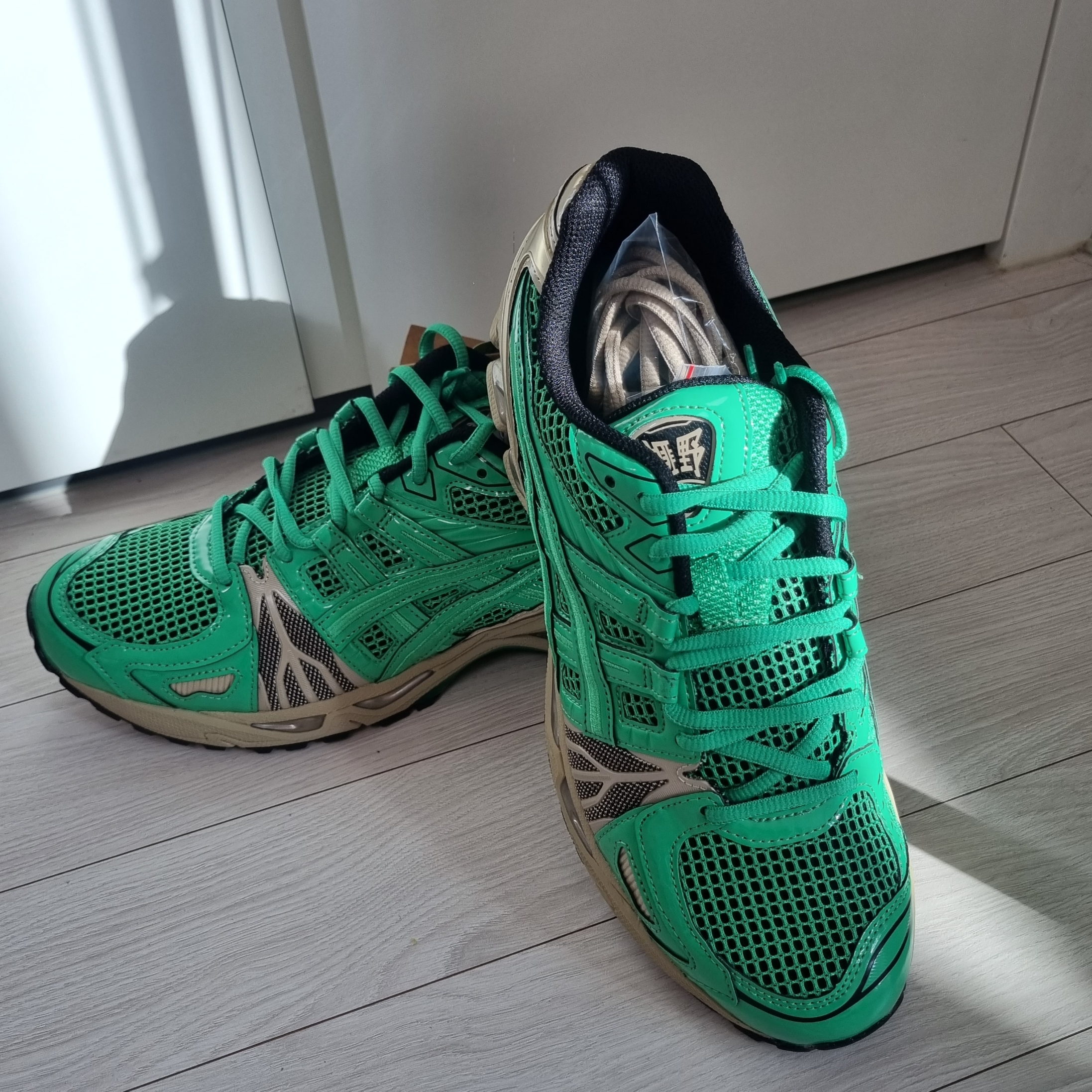 Asics x GmbH Gel-Kayano Legacy Coriander Green Gold 착용 스타일