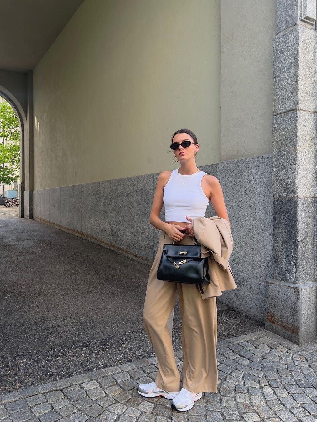 Ader Error Ation Slacks Beige, Maison Margiela Cotton Gabardine Trousers Beige 착용 스타일 - 4