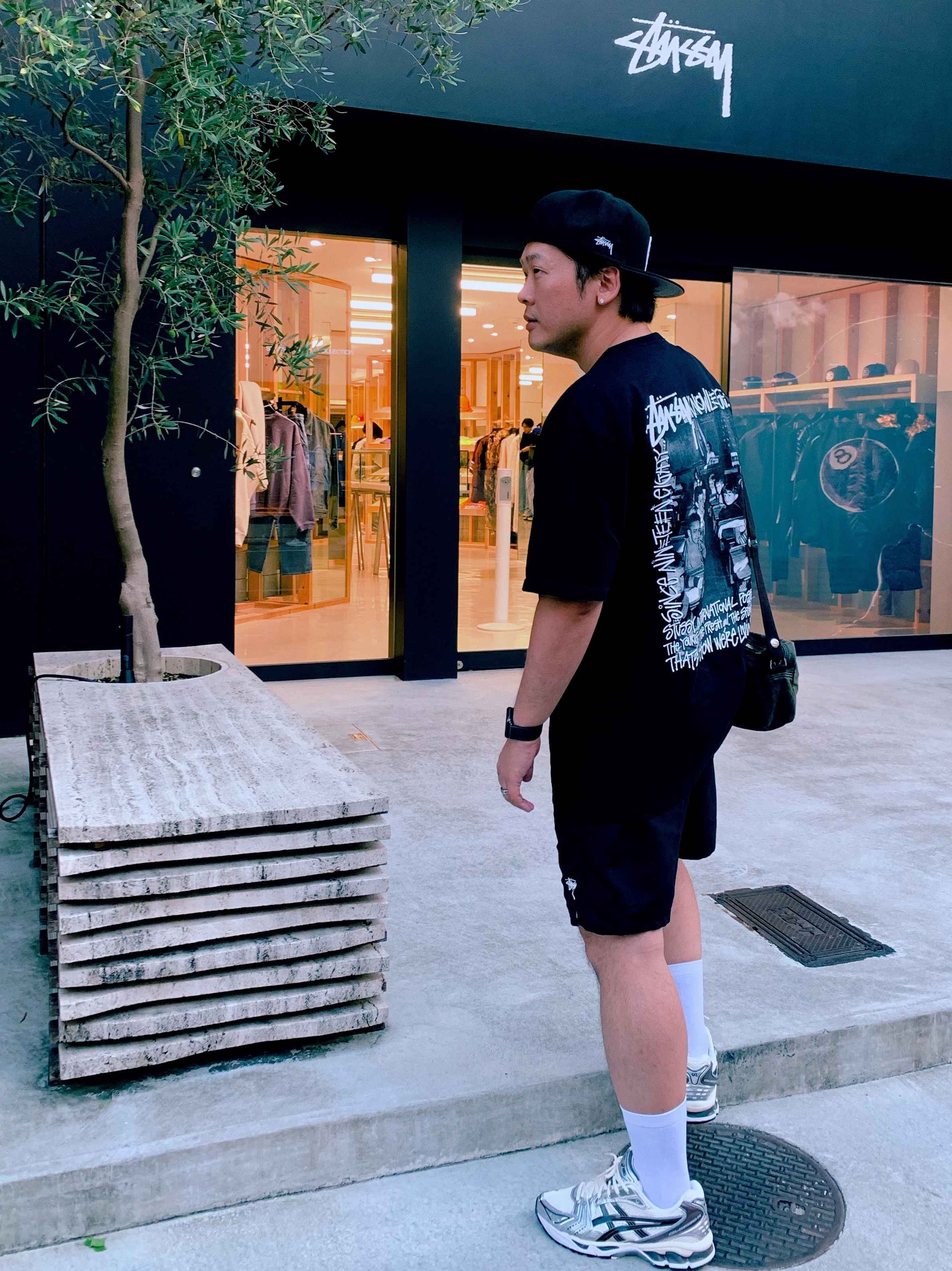 Stussy Classroom T-Shirt Black, Stussy Canvas Side Pouch Washed Black 착용 스타일 - 2
