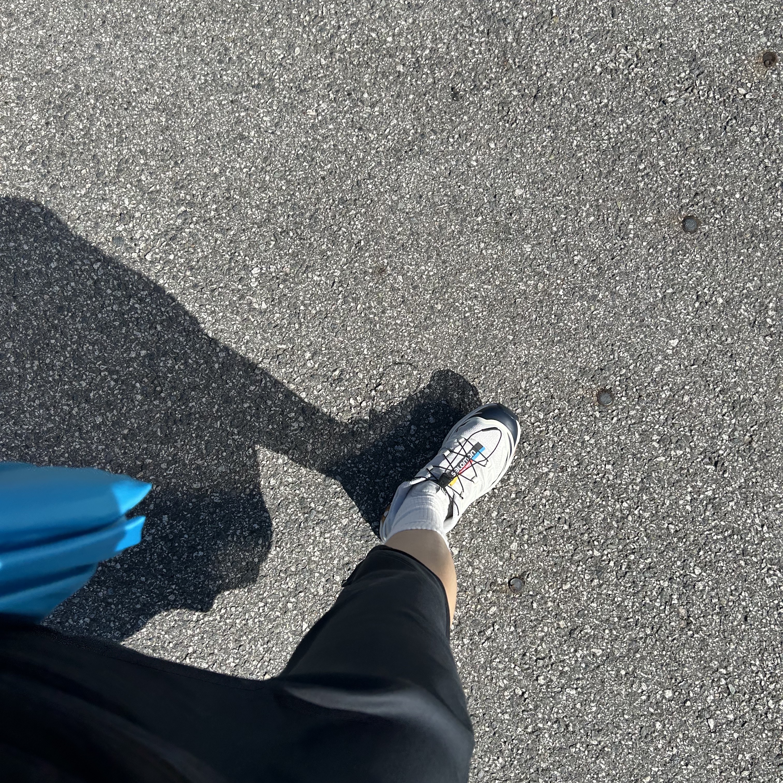 Salomon XT-6 Lunar Rock Dark Sapphire 착용 스타일 - 1