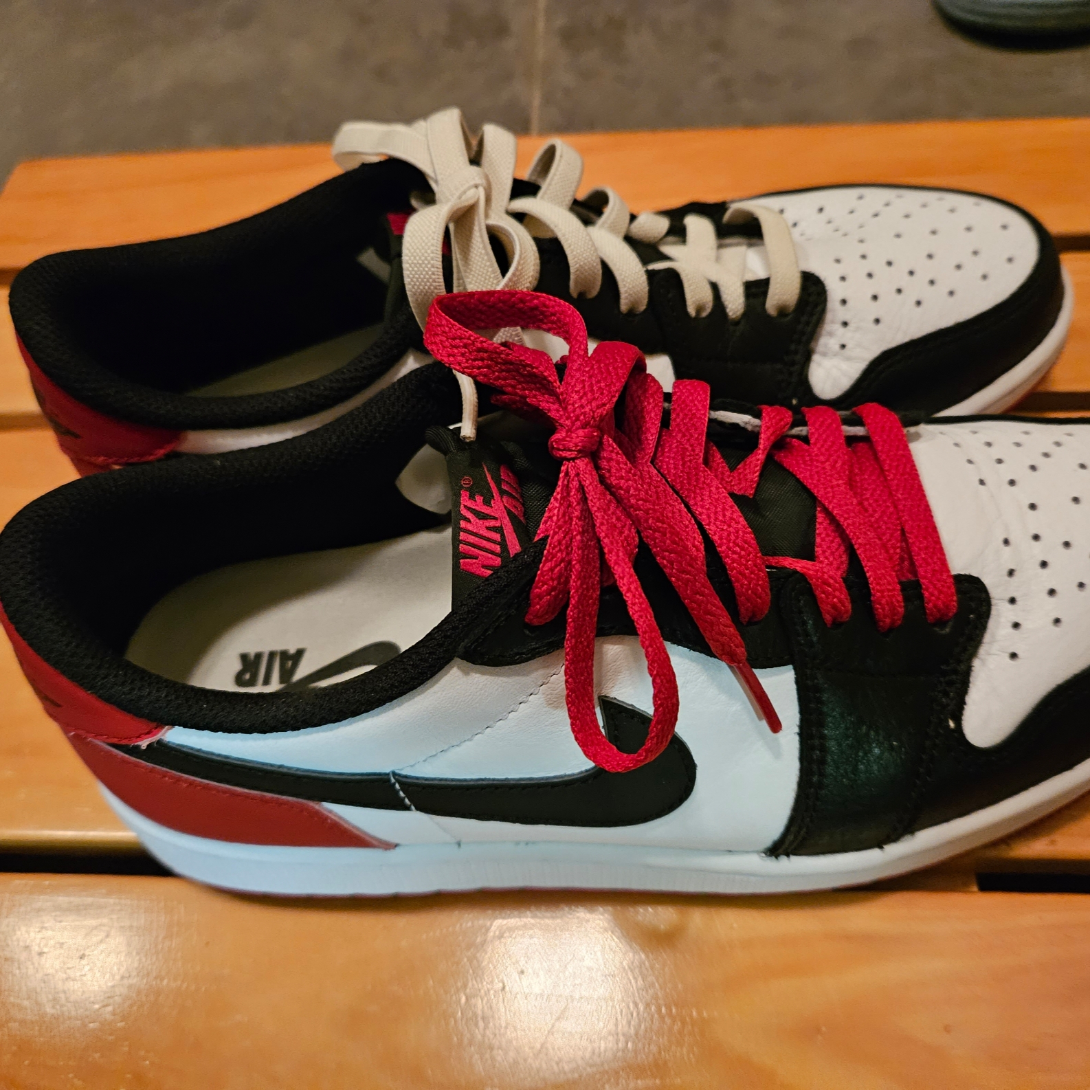 Jordan 1 Retro Low OG Black Toe 착용 스타일 - 1