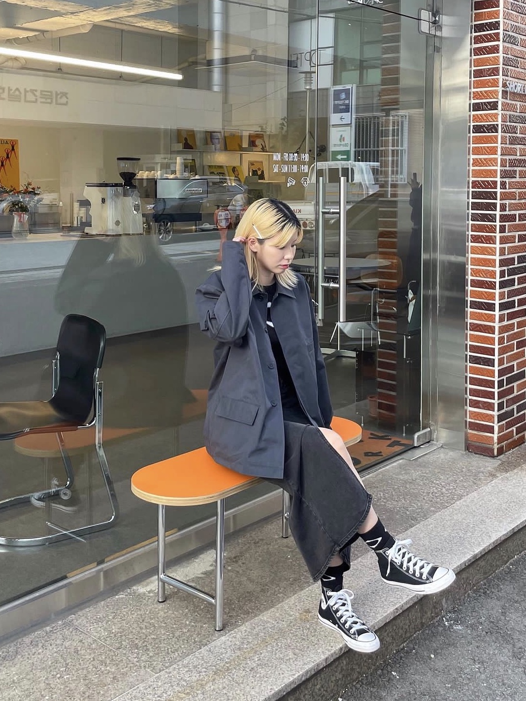 Converse Chuck 70 Hi Black, (W) Mischief Rhombus Blur T-Shirt Mini Black 착용 스타일 - 1