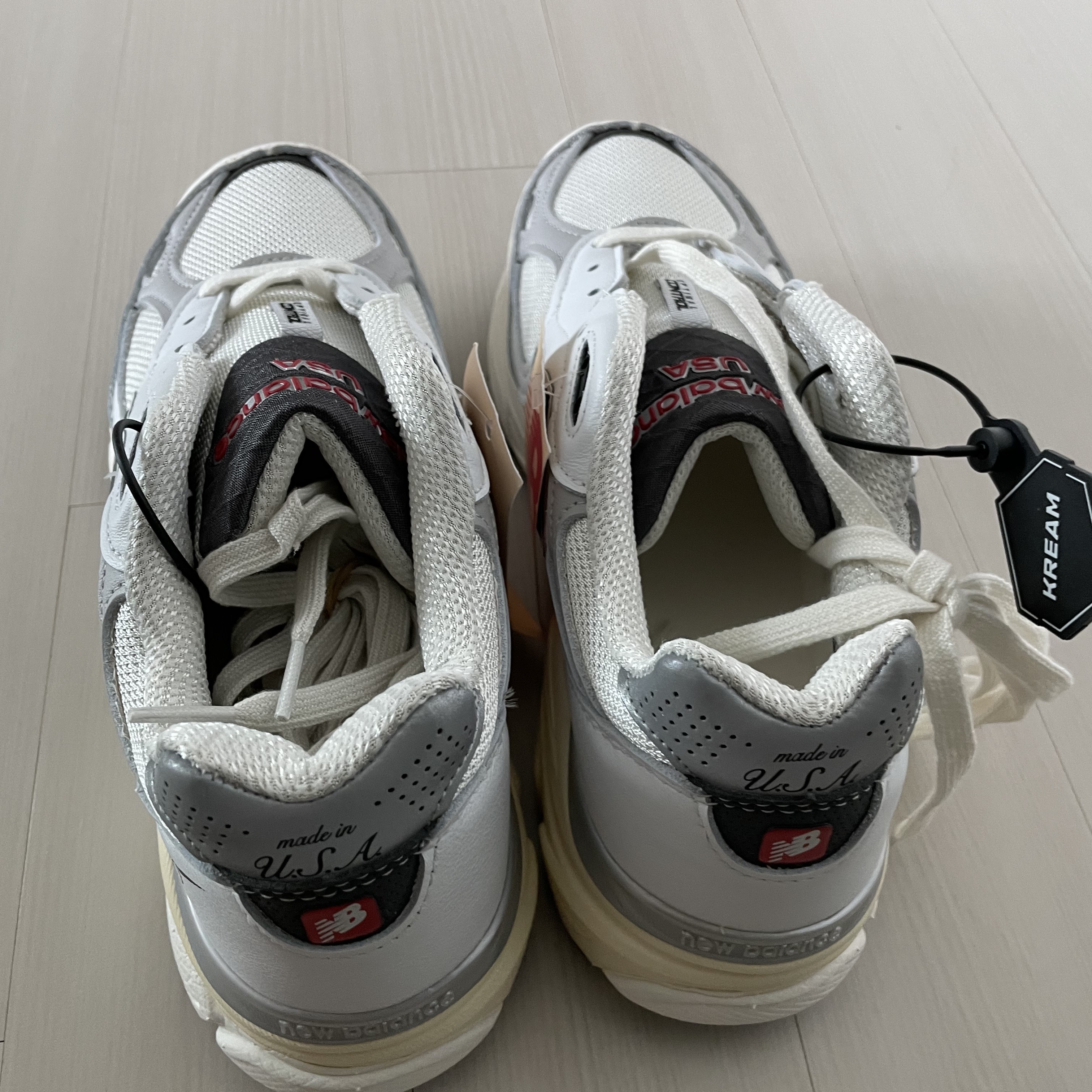 New Balance 990v3 Made in USA Sea Salt 착용 스타일 - 2