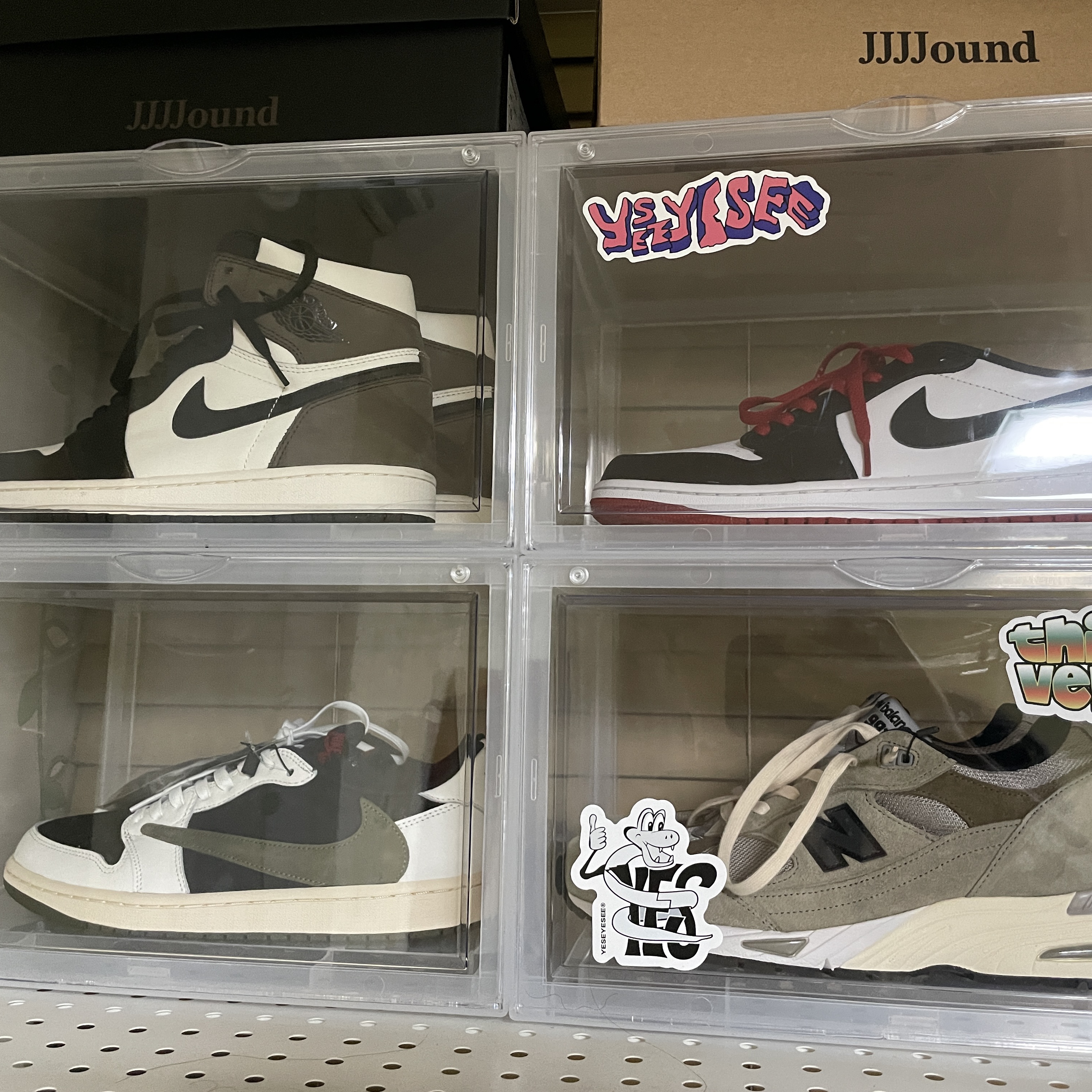 Jordan 1 Retro High OG Black Mocha, Jordan 1 Retro Low OG Black Toe 착용 스타일 - 1
