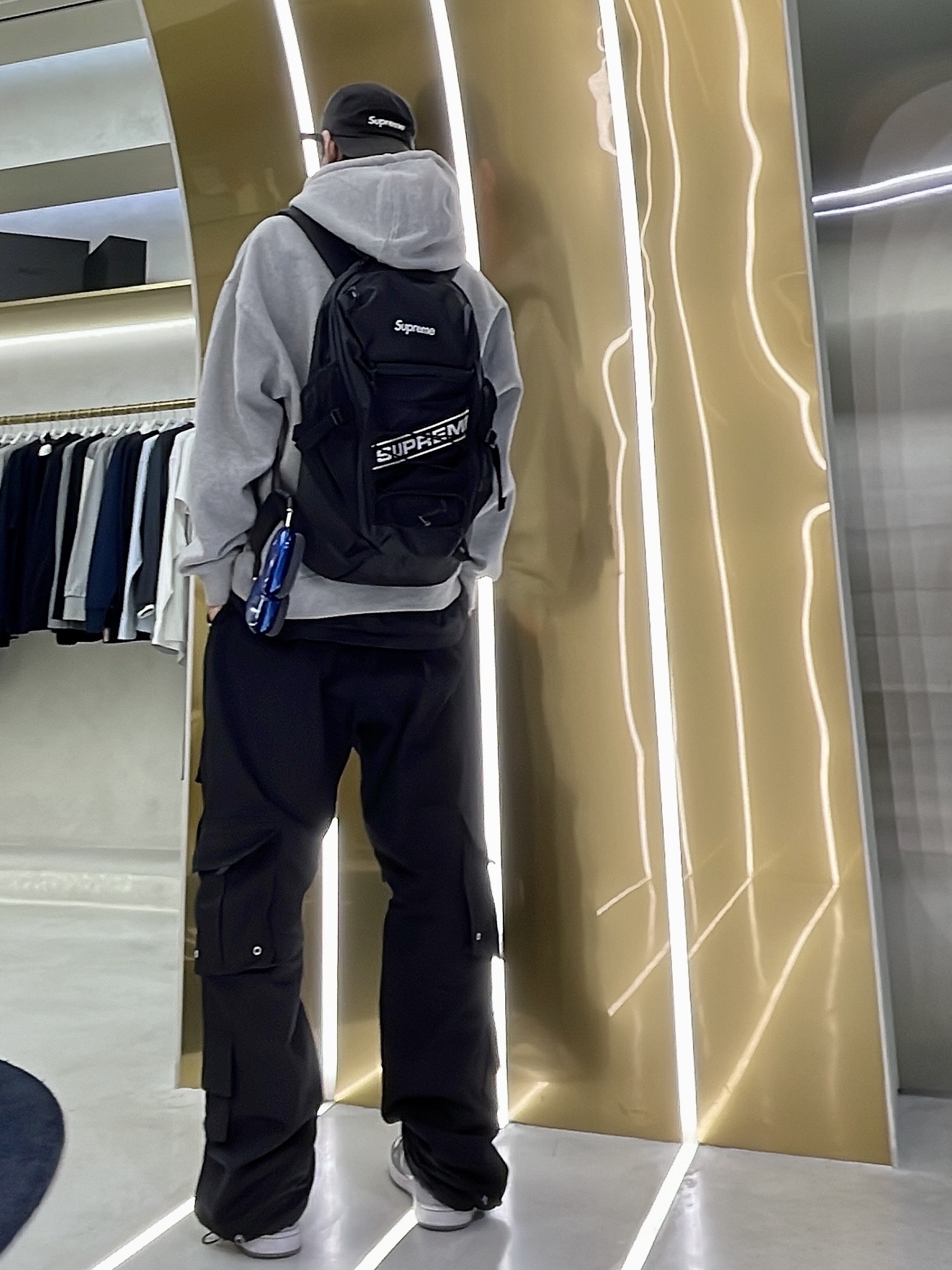 (W) Jordan 1 Mid Sail Stealth, Apple AirPods Max Lightning Space Gray (Korean Ver.) 착용 스타일 - 3