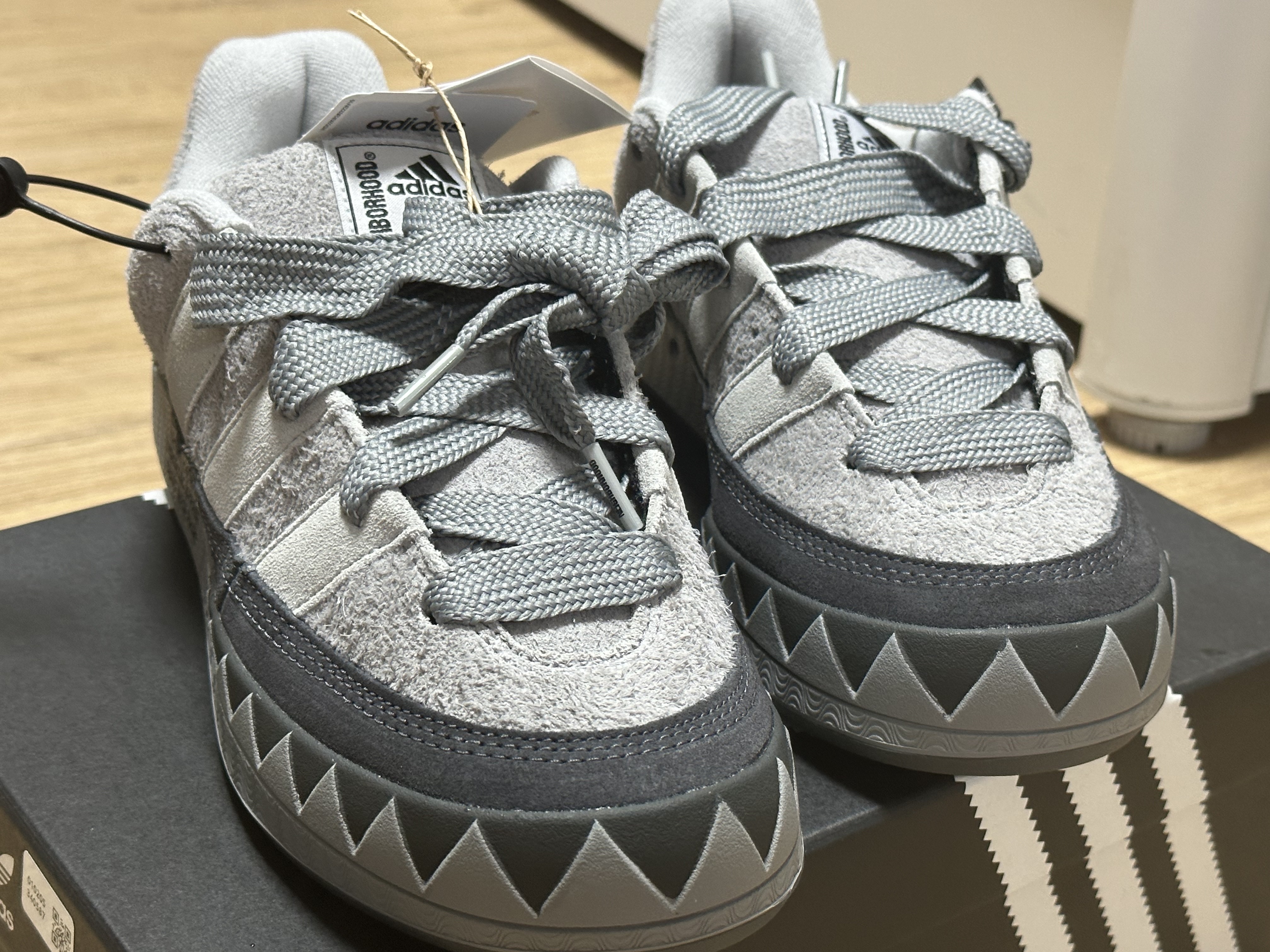 Adidas x Neighborhood Adimatic Charcoal Solid Grey 착용 스타일