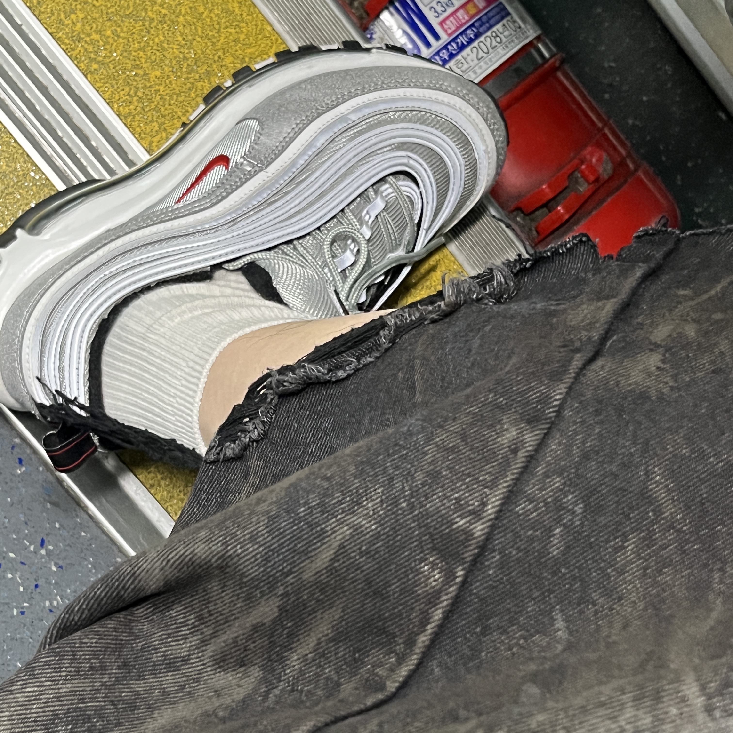 Nike Air Max 97 OG Silver Bullet 2022 착용 스타일