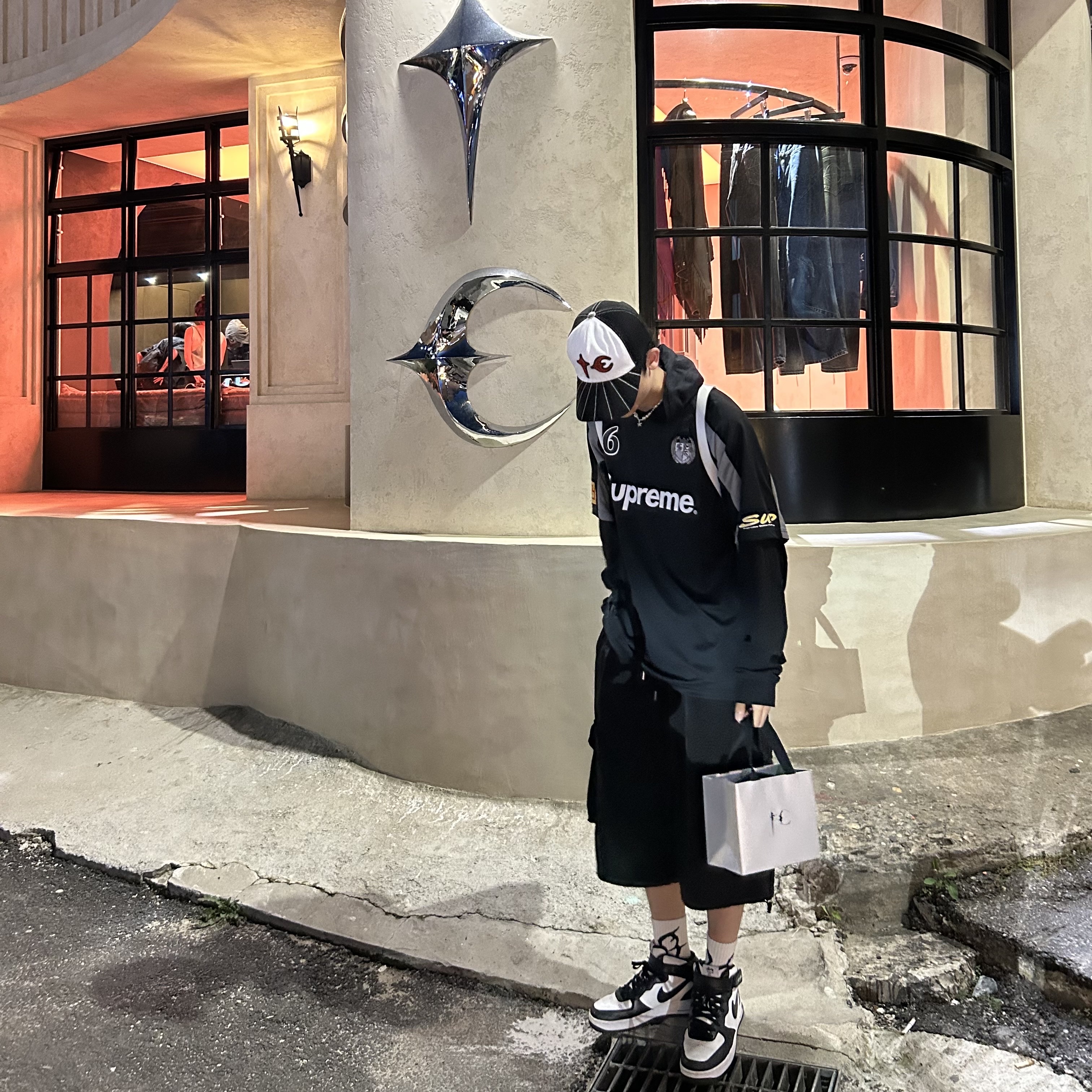 Supreme Hooded Soccer Jersey Black - 23FW, Nike x Stussy Air Force 1 '07 Mid SP Black and Light Bone 착용 스타일 - 2