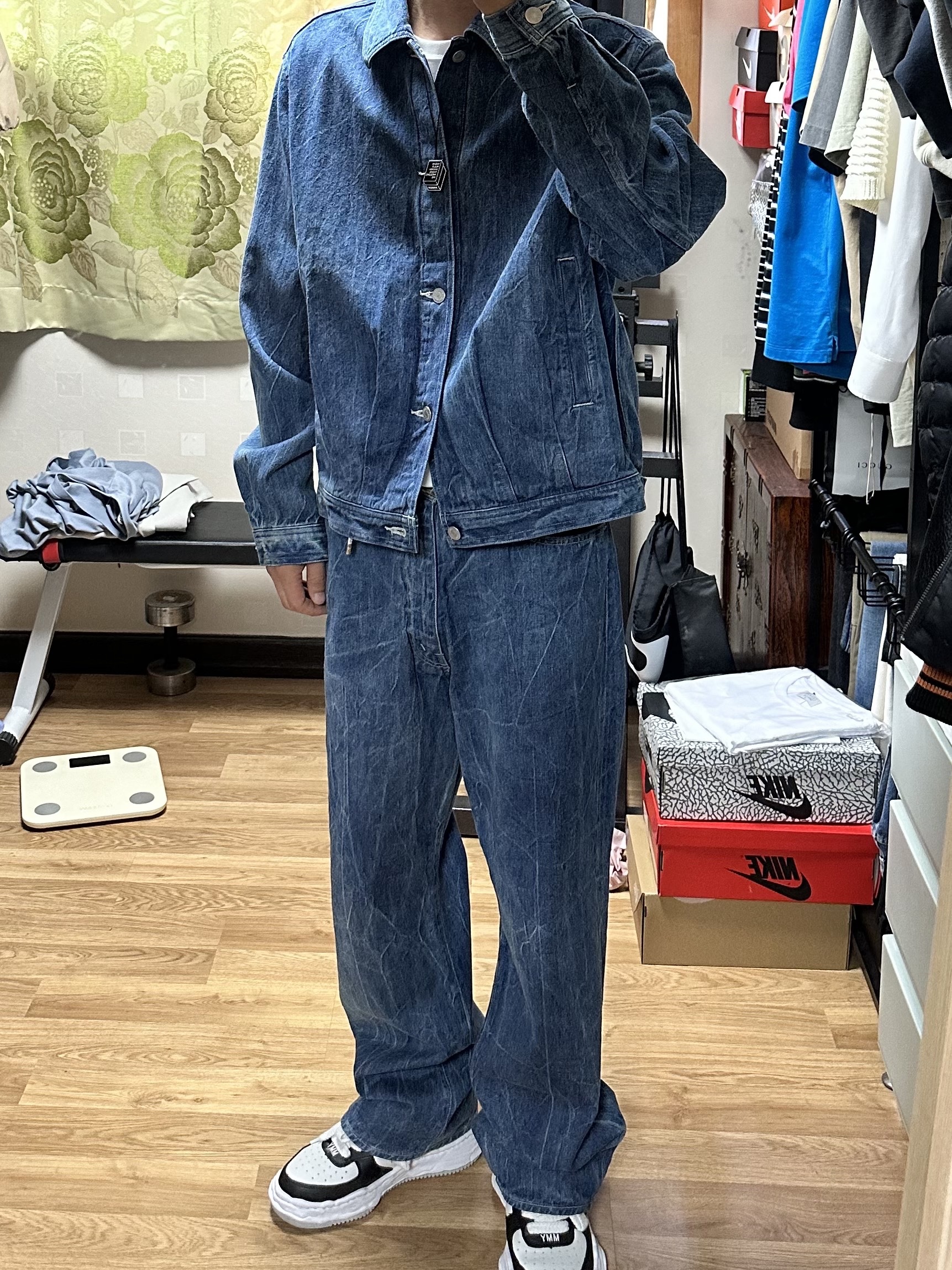 Auralee Selvedge Faded Light Denim Blouson Lightning Effect Indigo - 23SS, Maison Mihara Yasuhiro Wayne OG Sole Embossed Leather High-top Sneakers Black White 착용 스타일