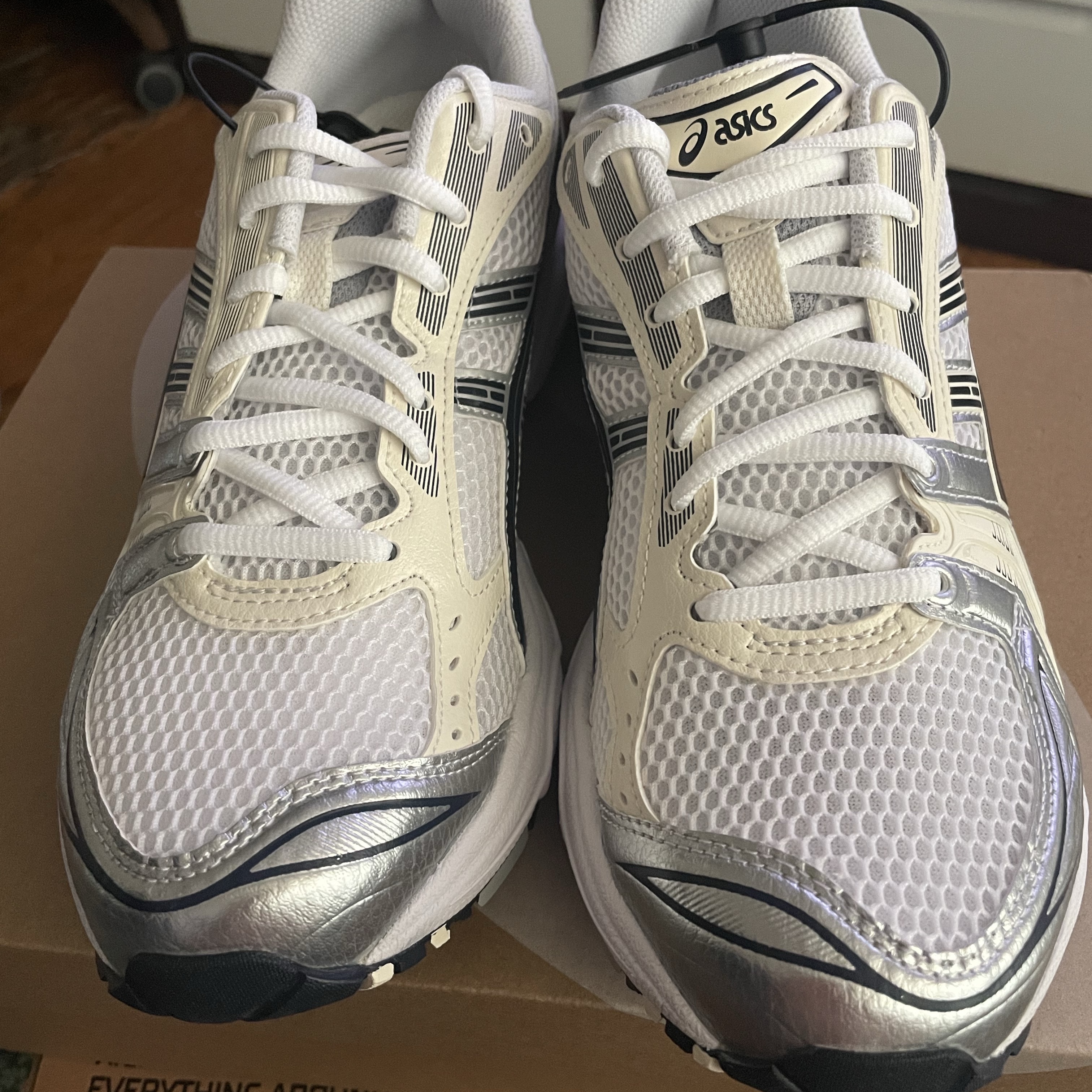 (W) Asics Gel-Kayano 14 White Midnight 착용 스타일