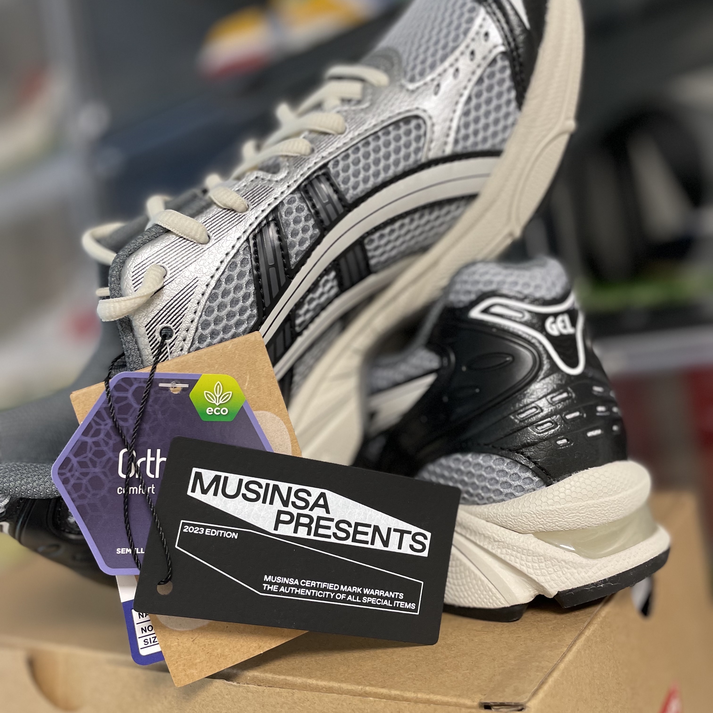 Asics Gel-Kayano 14 Black Glacier Grey 착용 스타일 - 2