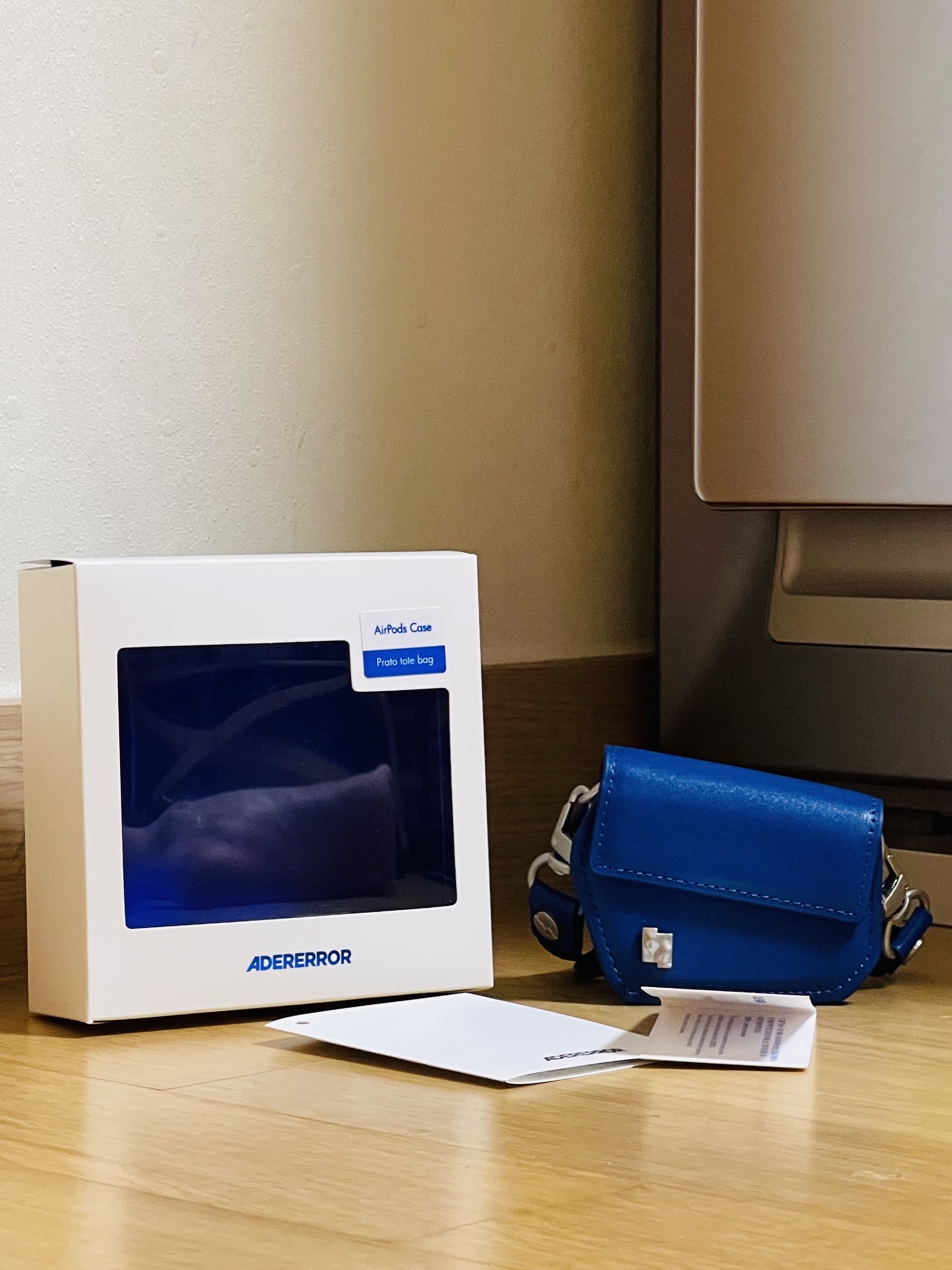 Ader Error Prato AirPods Pouch Z-Blue 착용 스타일 - 1
