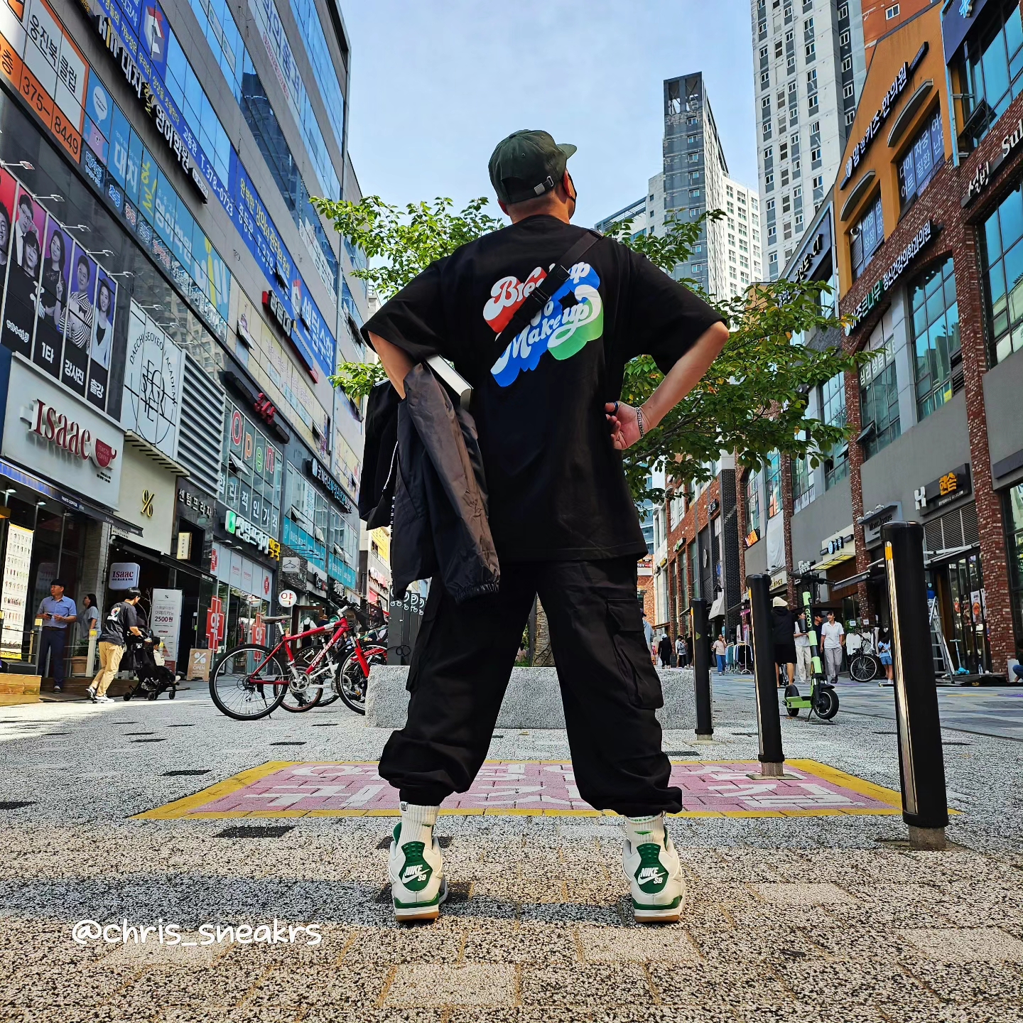 Human Made 5-Panel Twill Cap #1 Green, Louis Vuitton Discovery PM Bumbag Monogram Shadow Black 착용 스타일 - 2