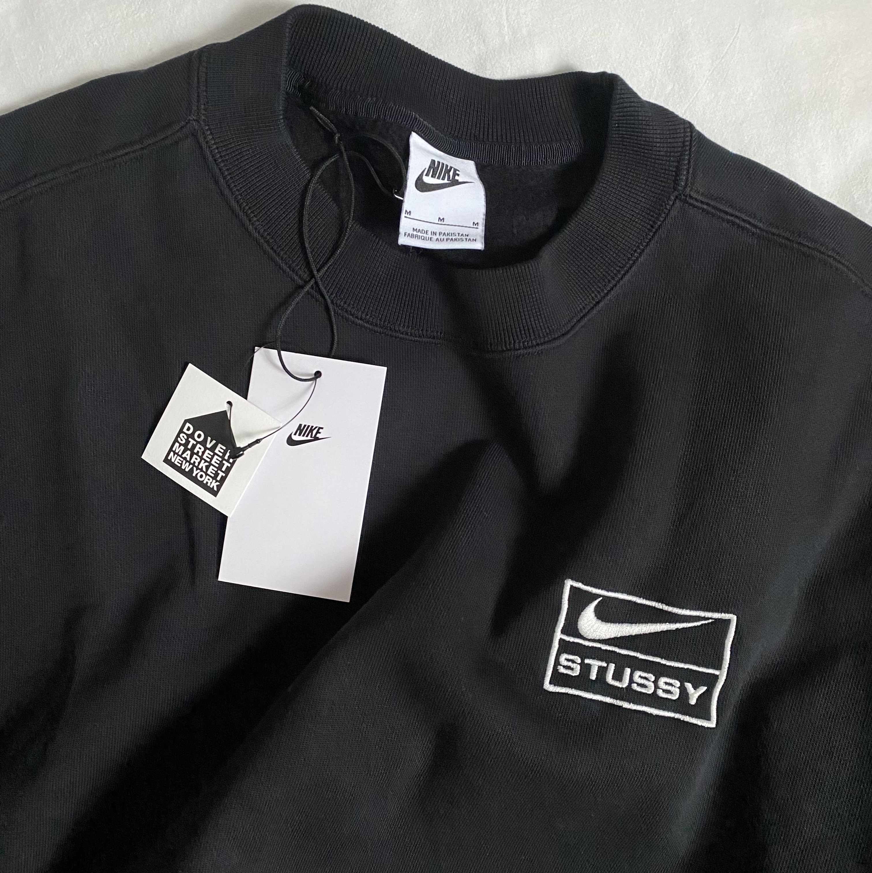 Nike x Stussy NRG Washed Fleece Crewneck Black (DO5310-010) 착용 스타일