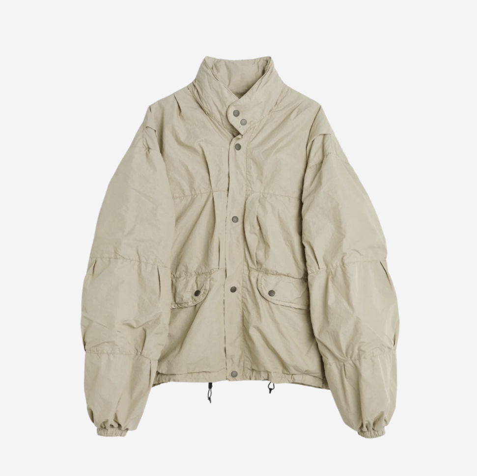 Our Legacy Exhale Puffa Parachute Poplin Metallic Sand 착용 스타일