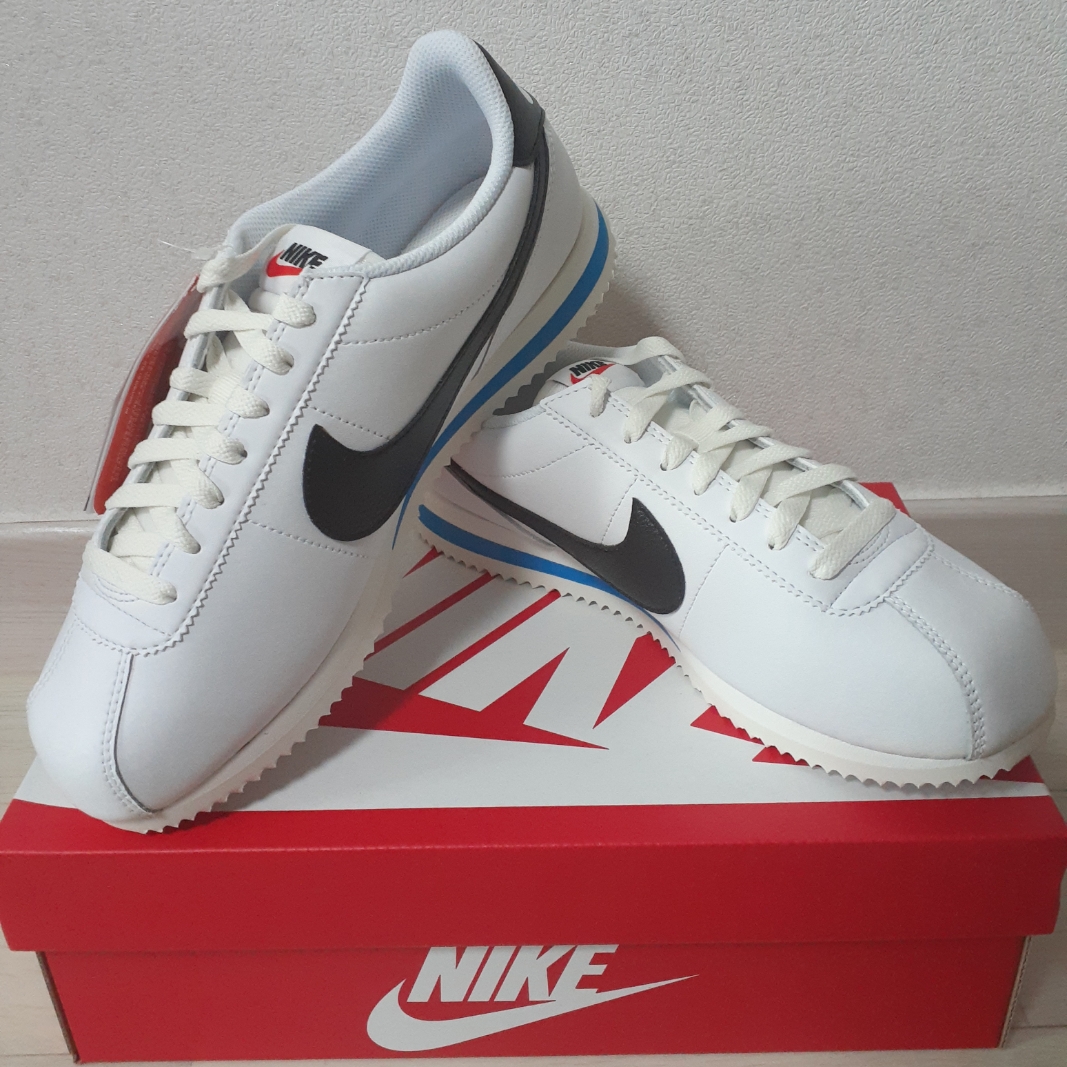 Nike Cortez White and Black 착용 스타일