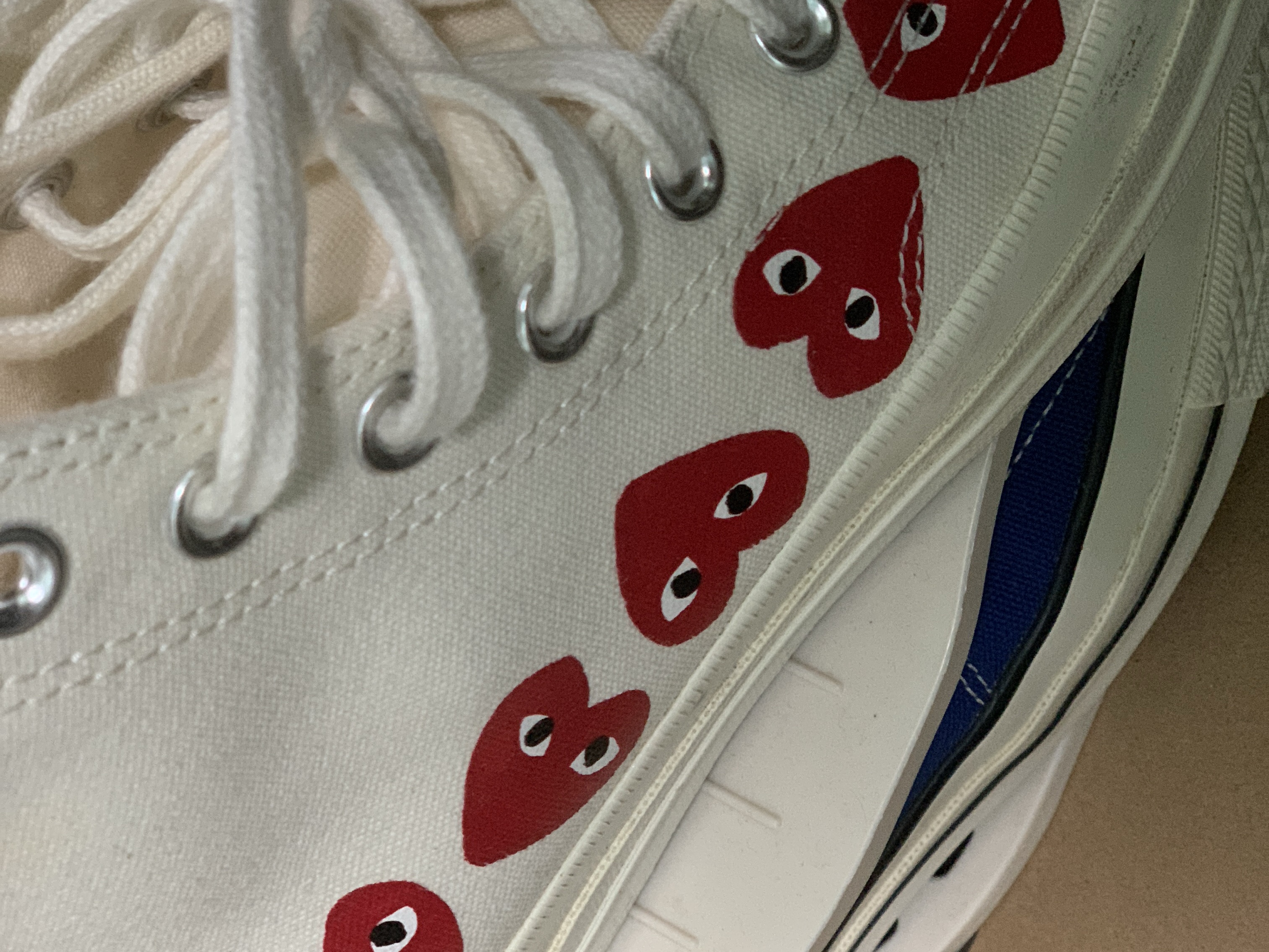 Converse x Play Comme des Garcons Chuck 70 Hi Multi-Heart White 착용 스타일