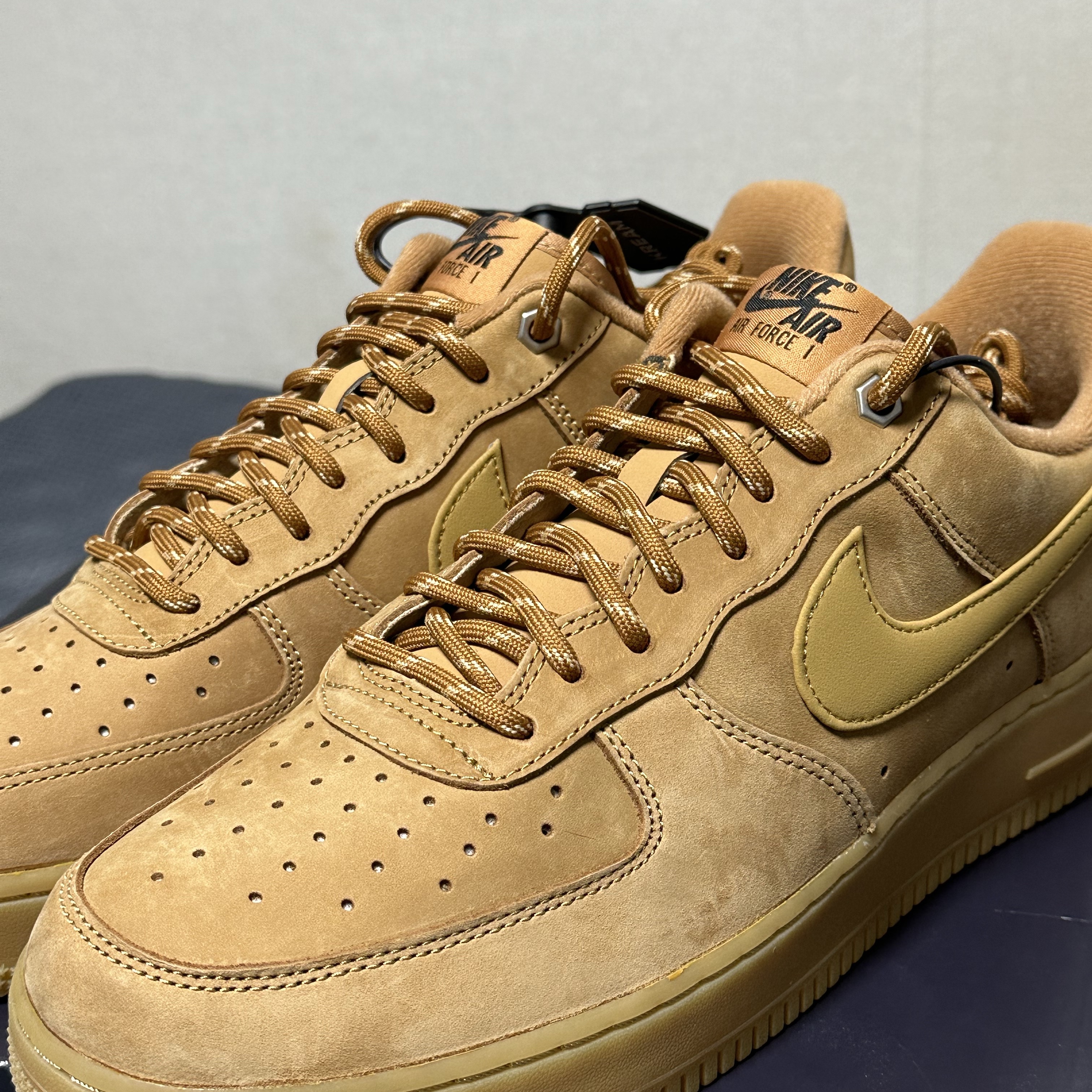Nike Air Force 1 '07 WB Flax 착용 스타일